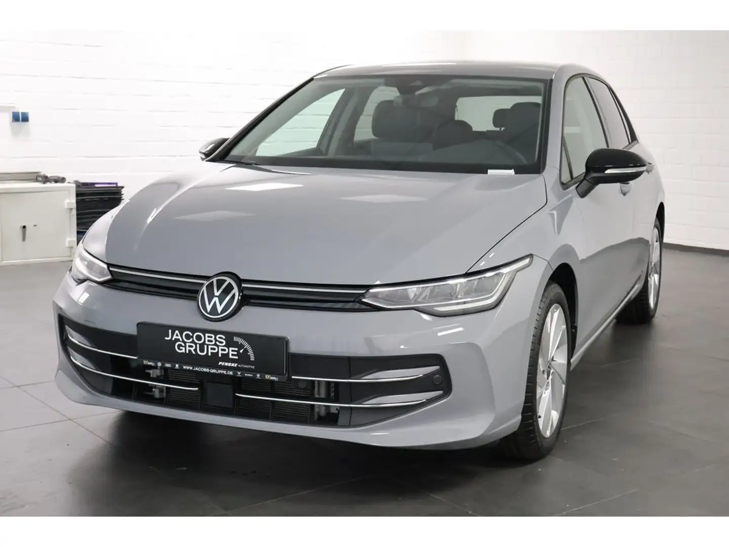 Volkswagen Golf VIII 1.5 TSI Goal Navi,LED,RFK,ACC Grau - 2
