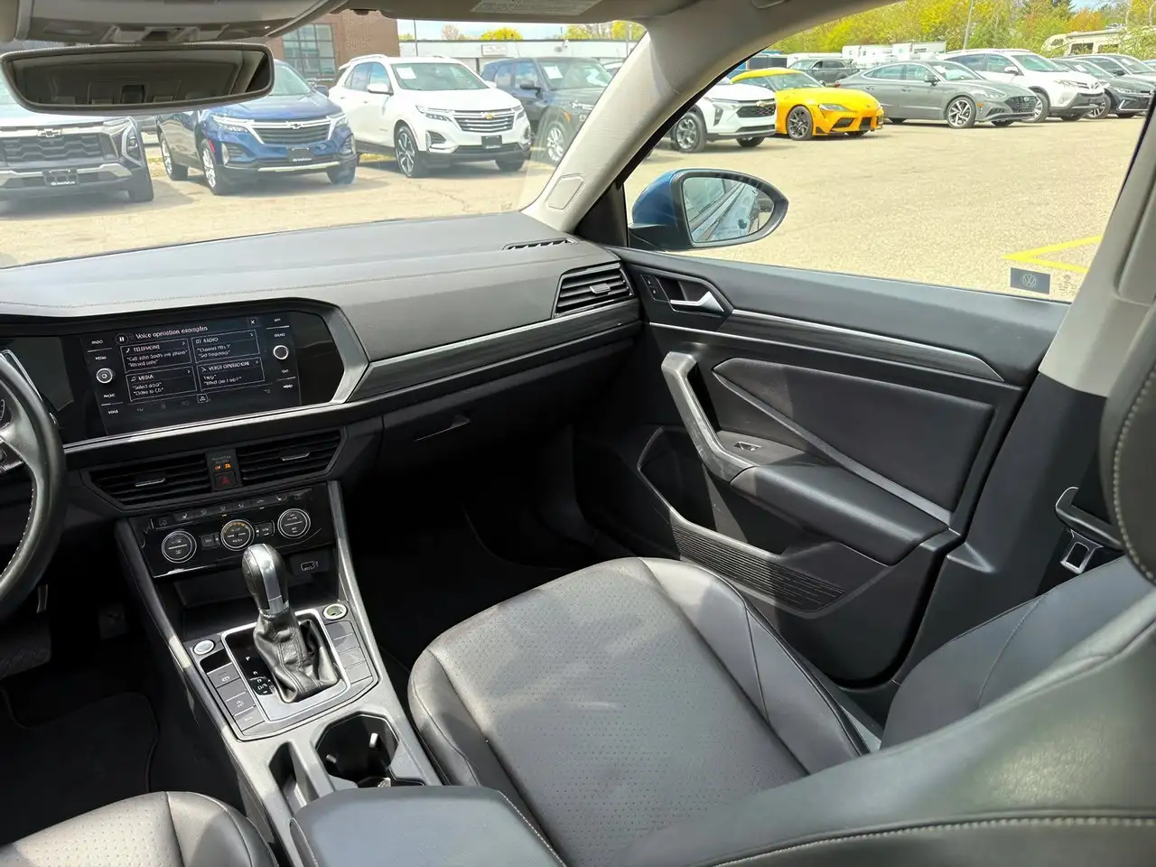 Volkswagen Jetta снимка Volkswagen Jetta
