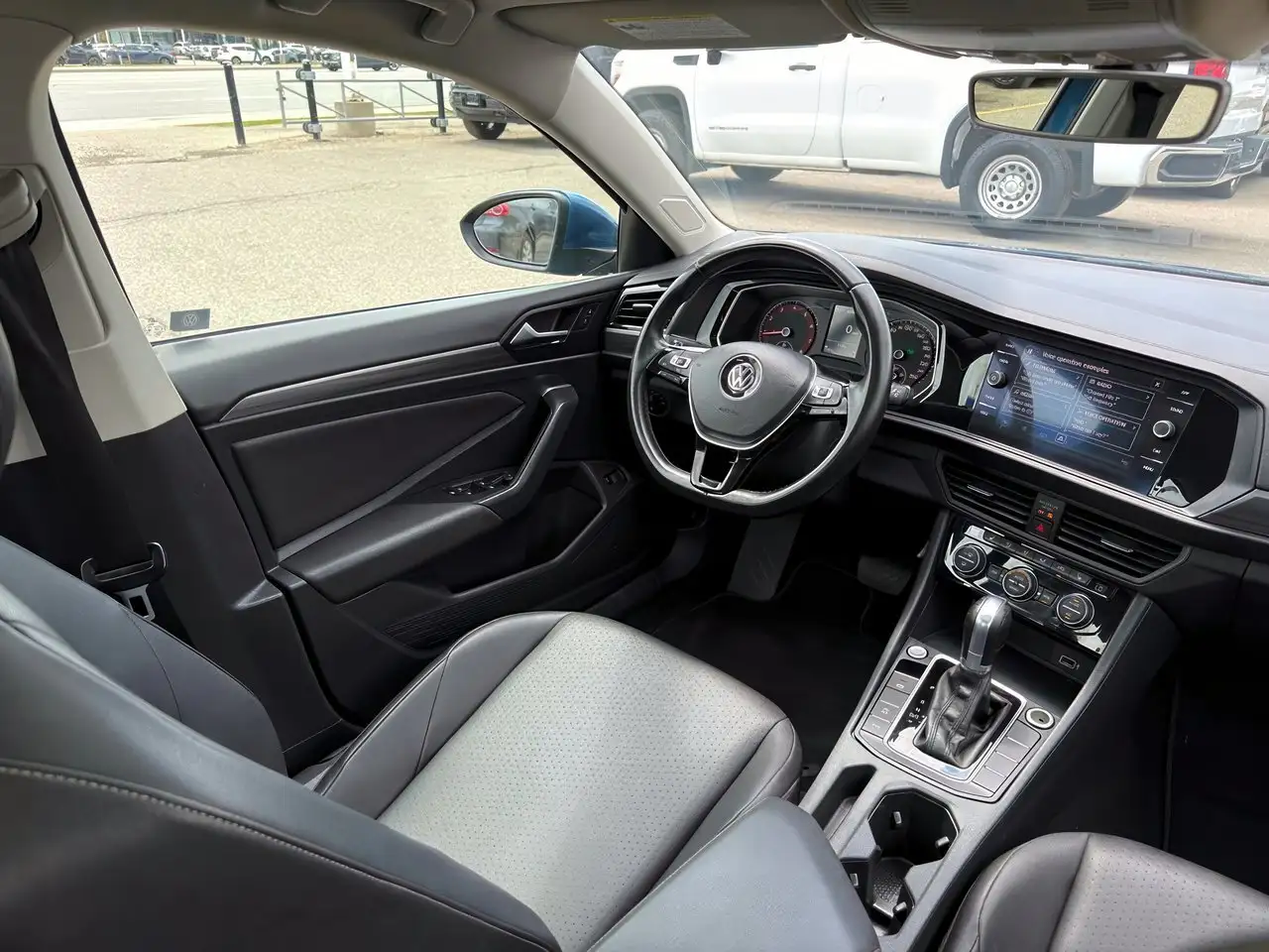 Volkswagen Jetta снимка Volkswagen Jetta