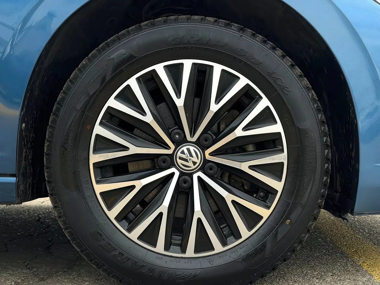 Volkswagen Jetta снимка Volkswagen Jetta