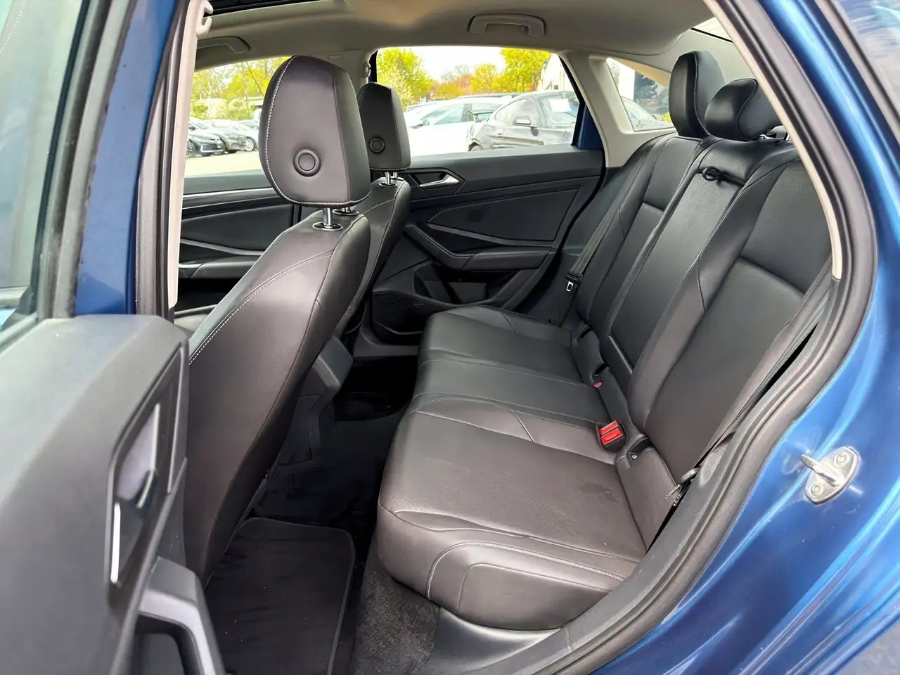 Volkswagen Jetta снимка Volkswagen Jetta