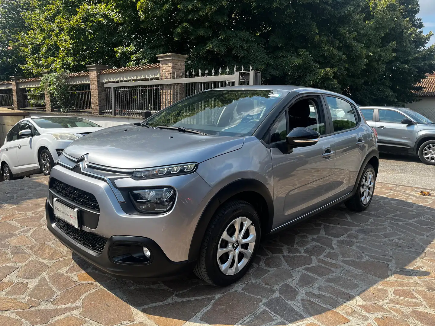Citroen C3 C3 1.2 puretech Feel s Grijs - 1