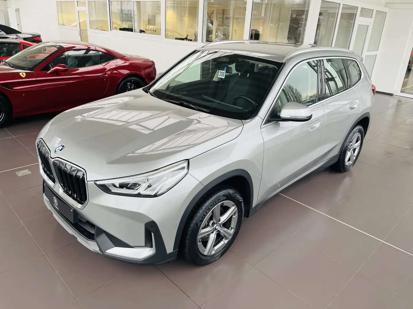 BMW X1 1.5iA MHEV *** GARANTIE + LED + GPS + NEW MODELE** Gris - 2