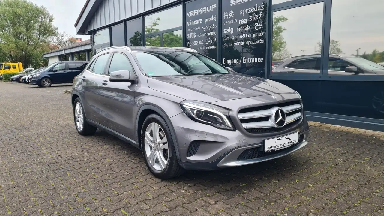Mercedes-Benz GLA 200
