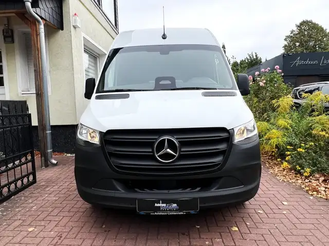 Mercedes-Benz Sprinter view 6