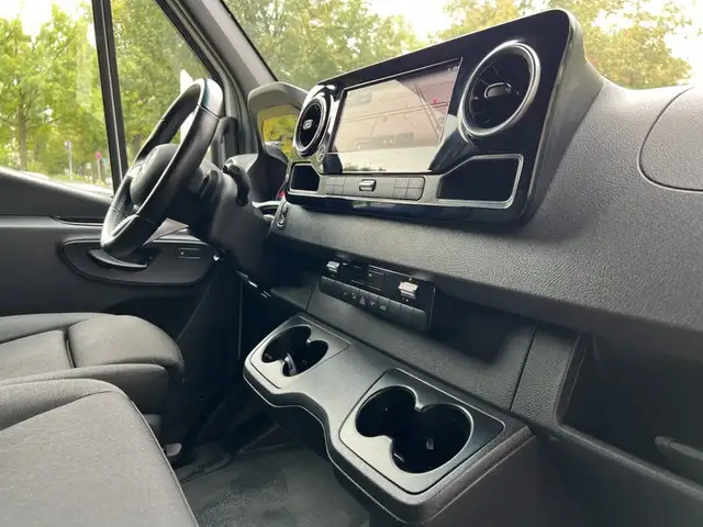 Mercedes-Benz Sprinter view 11