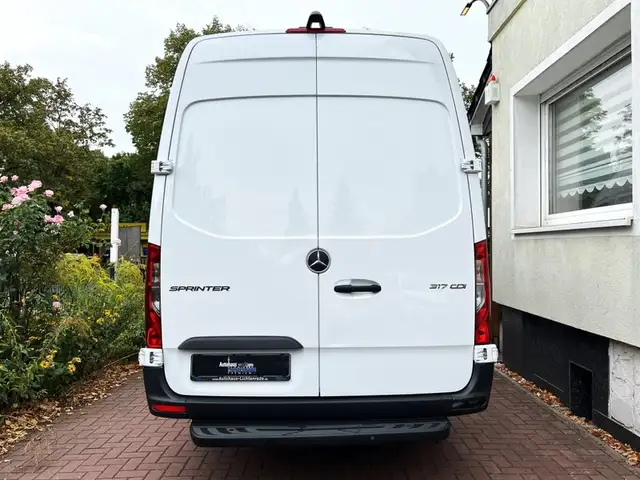 Mercedes-Benz Sprinter view 7