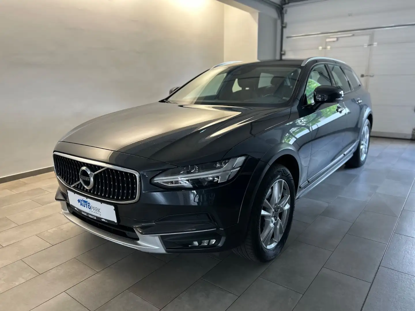 Volvo V90 Cross Country AWD Gri - 1