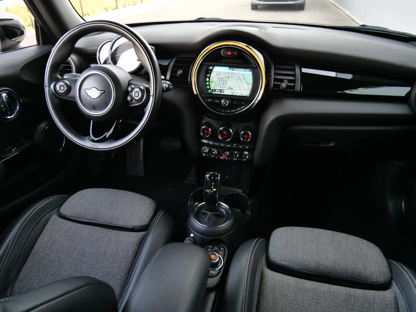 MINI Cooper Mini 1.5 136 Pk Automaat Apple Carplay / Navigatie Weiß - 2