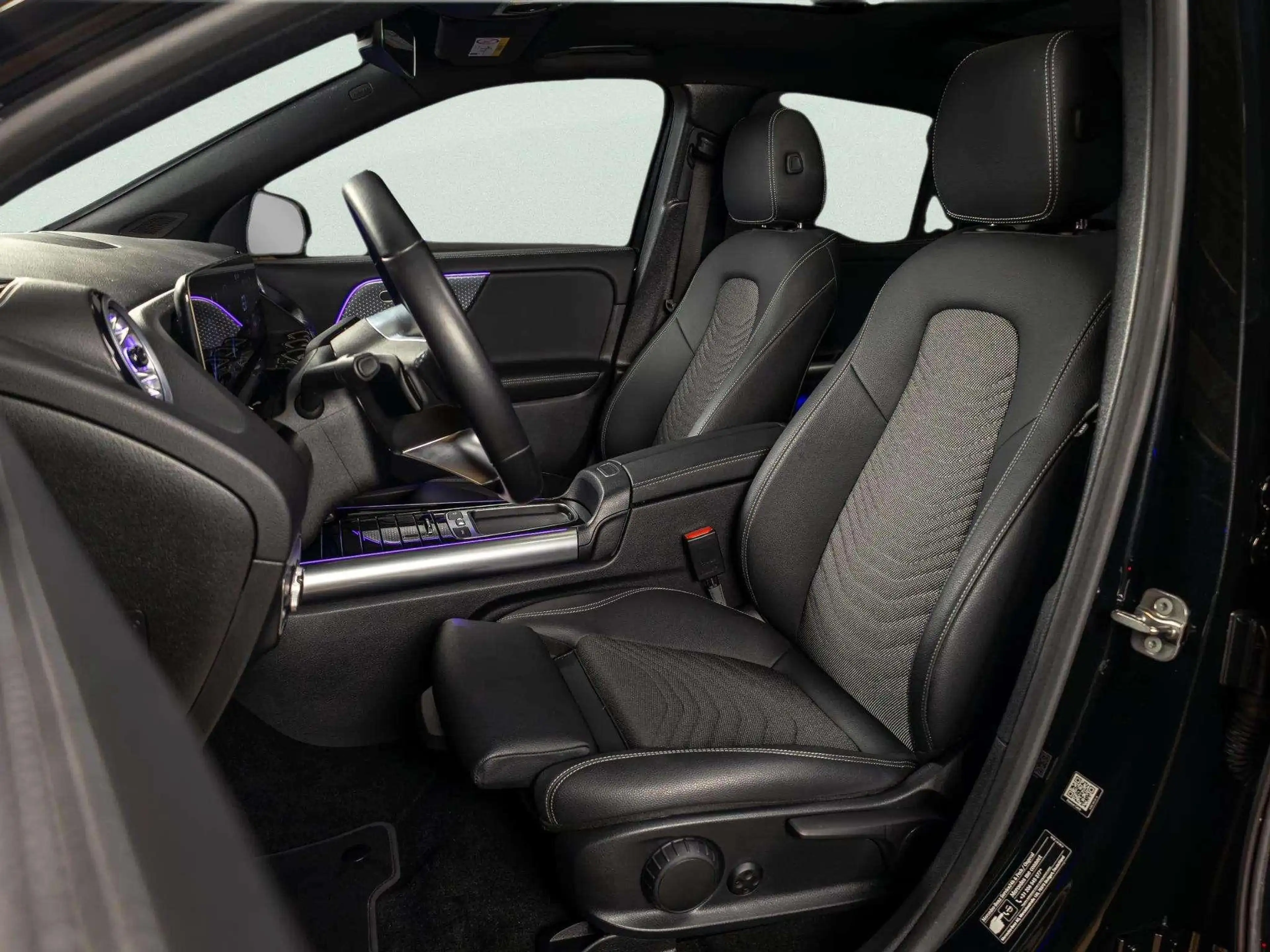 Mercedes-Benz EQA 250 250+ Business Solution 71 kWh Panorama dak — photo 9
