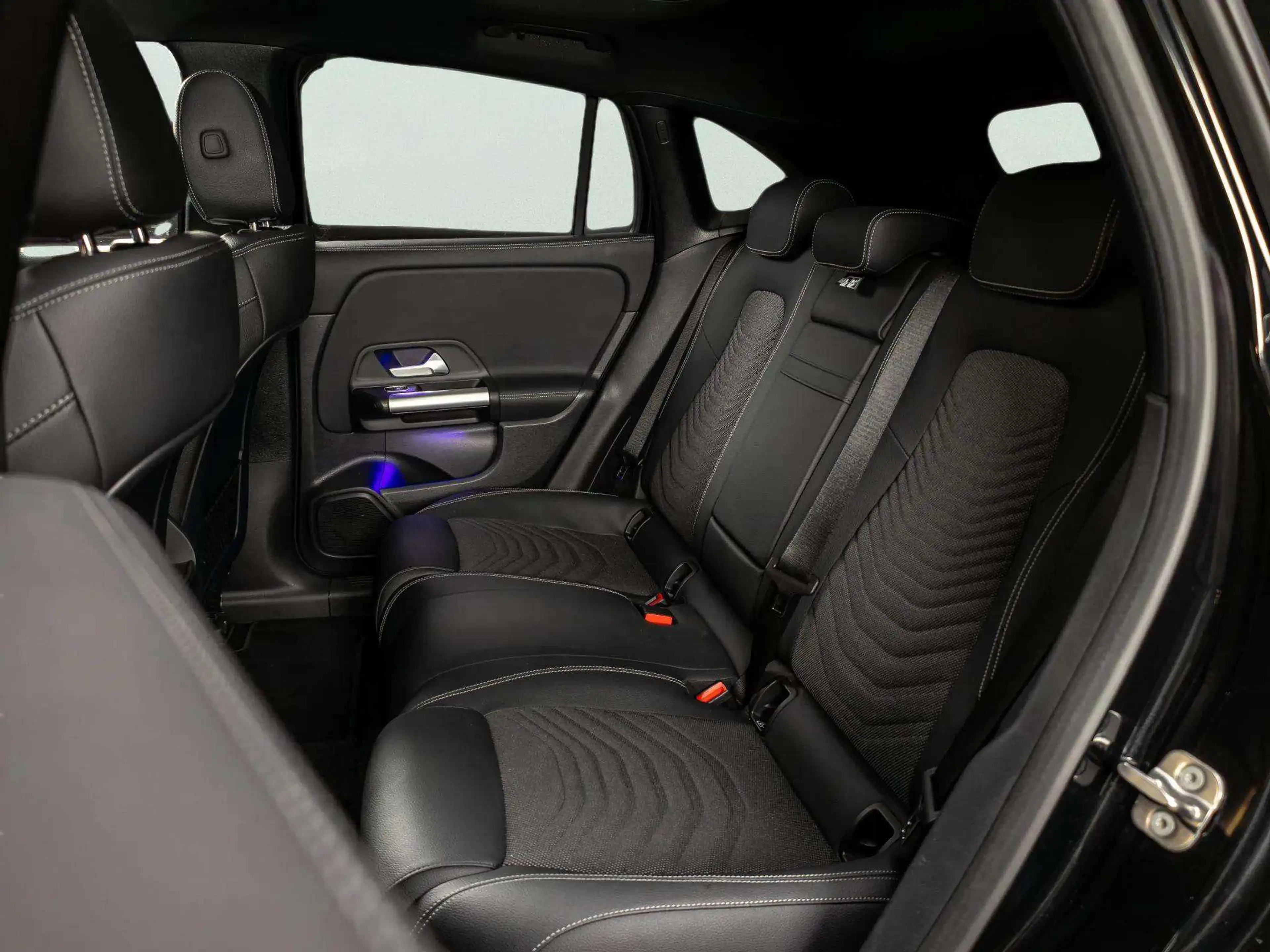 Mercedes-Benz EQA 250 250+ Business Solution 71 kWh Panorama dak — photo 10