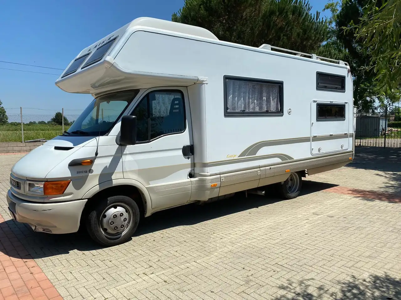 Iveco Daily camper, foto 1