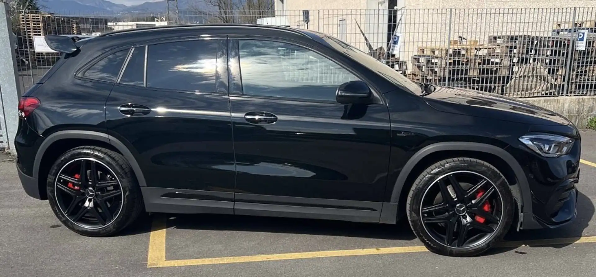 Mercedes-Benz GLA 35 AMG Race Edition 4matic auto - 2