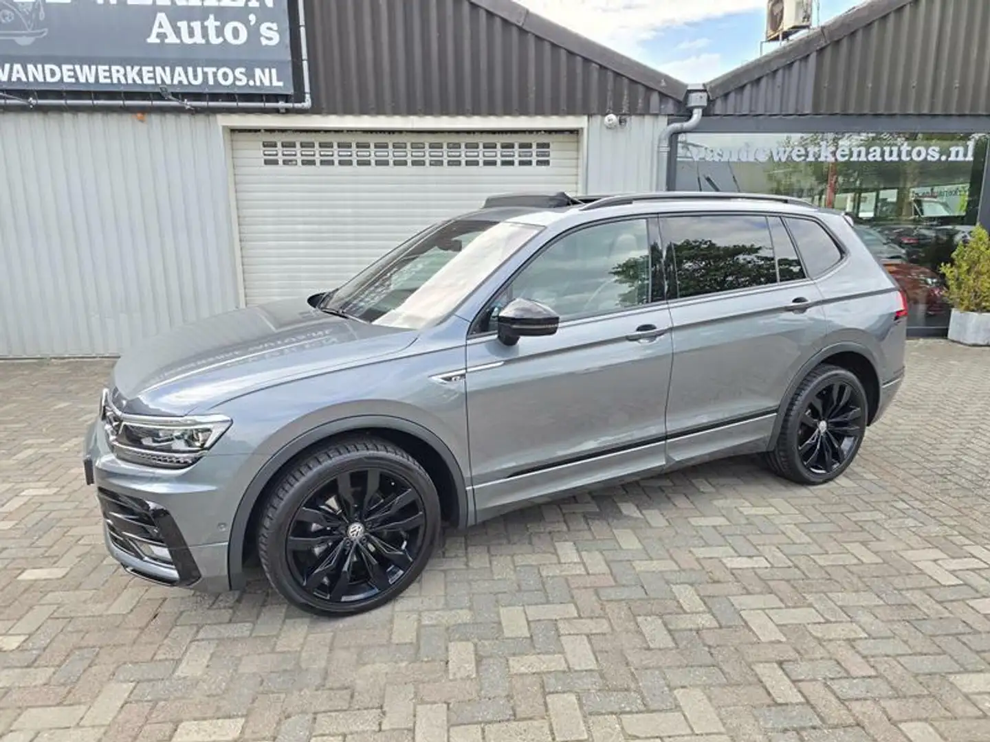 Volkswagen Tiguan Allspace 1.5 TSI Highline Business R-Line 7p. AUTOMAAT Full Grijs - 2