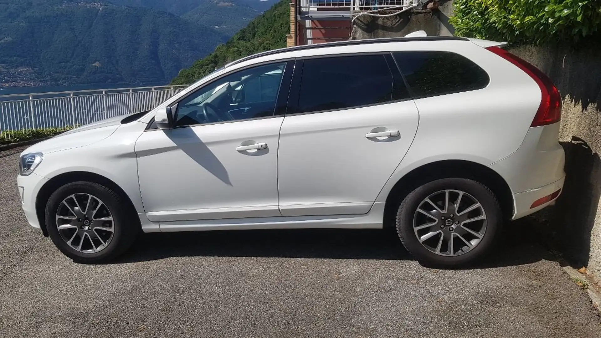 Volvo XC60 XC60 I 2014 2.0 d3 136cv geartronic Bianco - 2