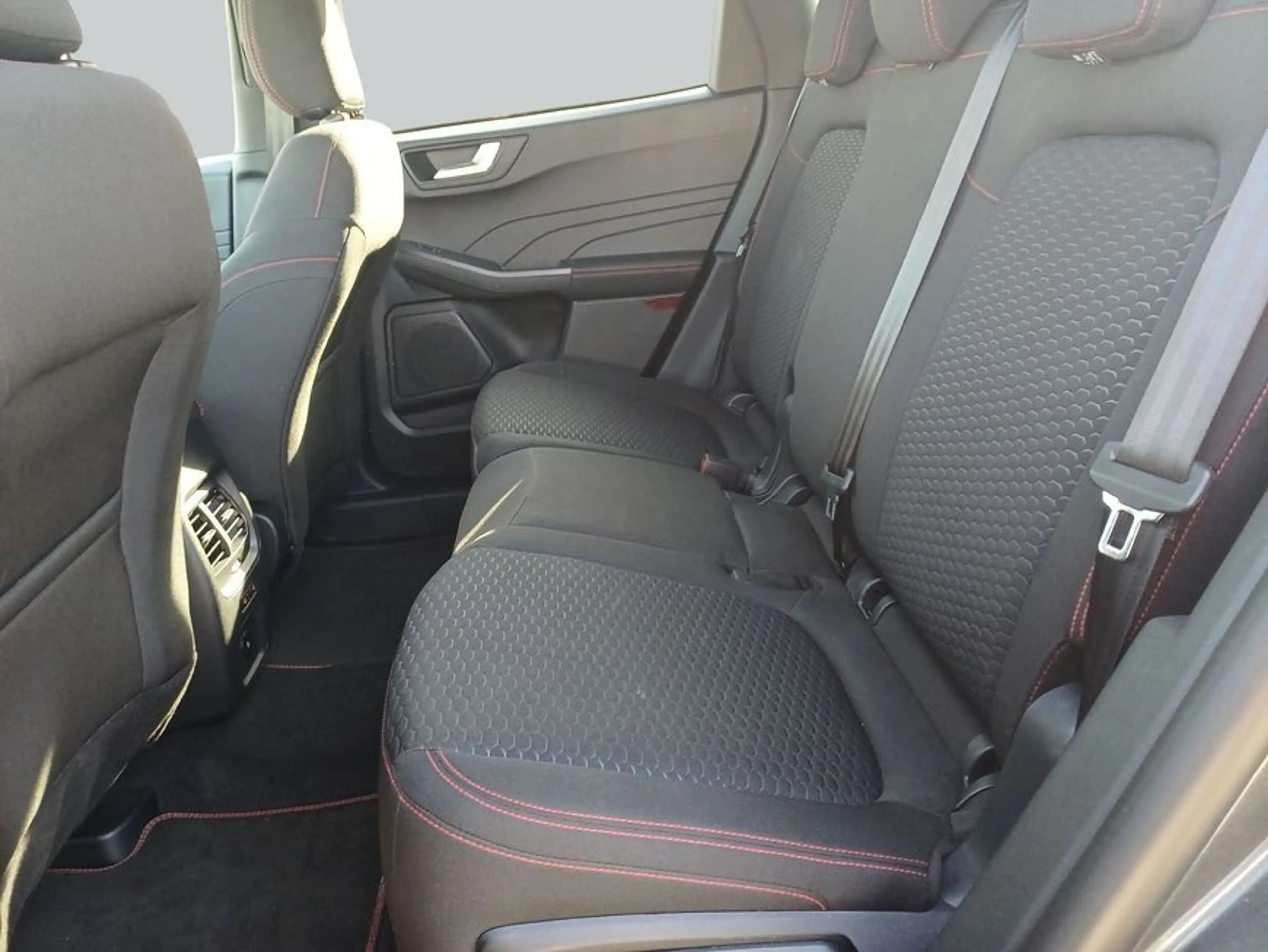 Ford Kuga 2.5 Duratec PHEV ST-LINE — photo 12