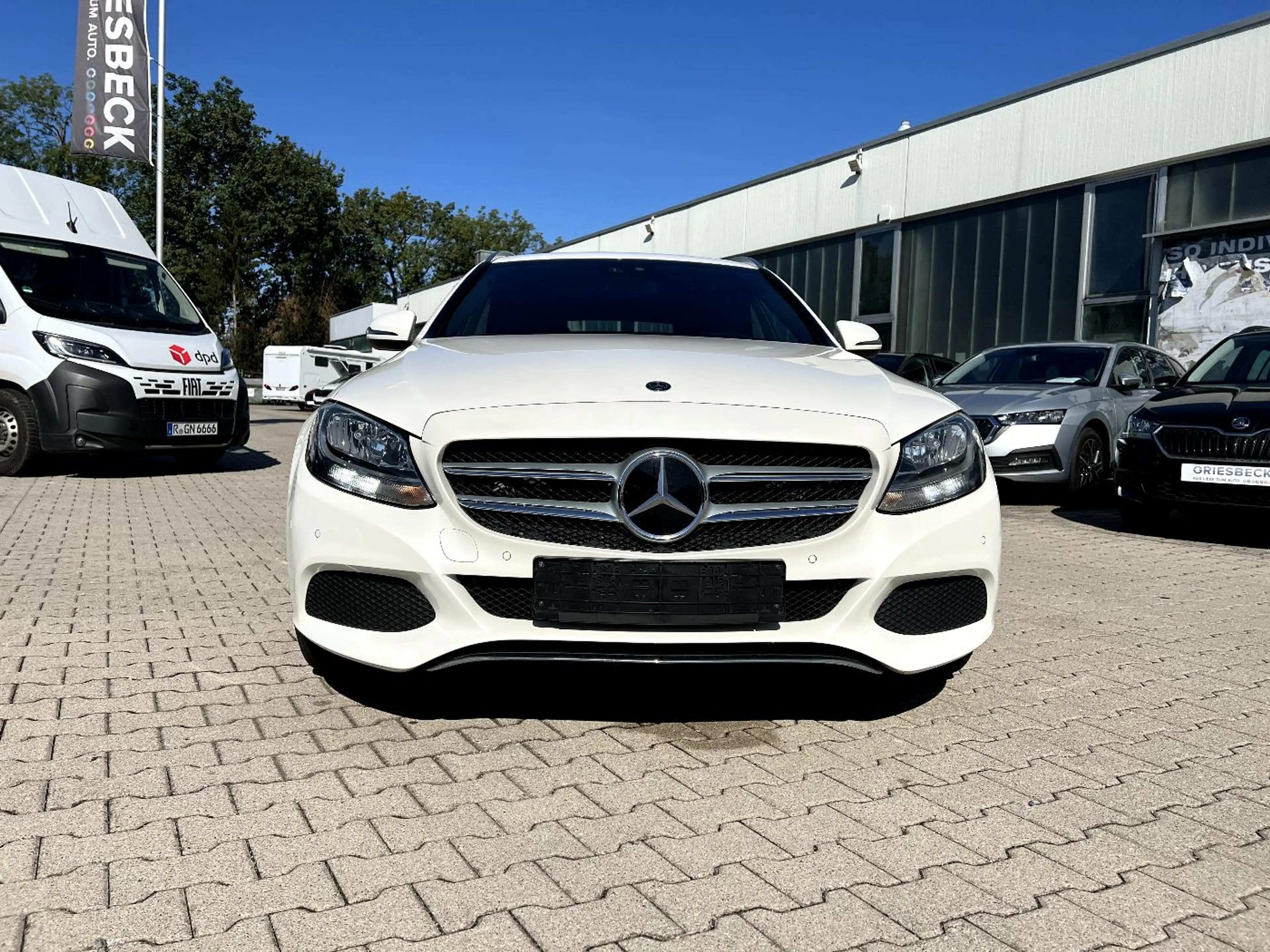 Mercedes-Benz C 250 T Avantgarde *Head-up Navi Kamera Leder* — photo 6