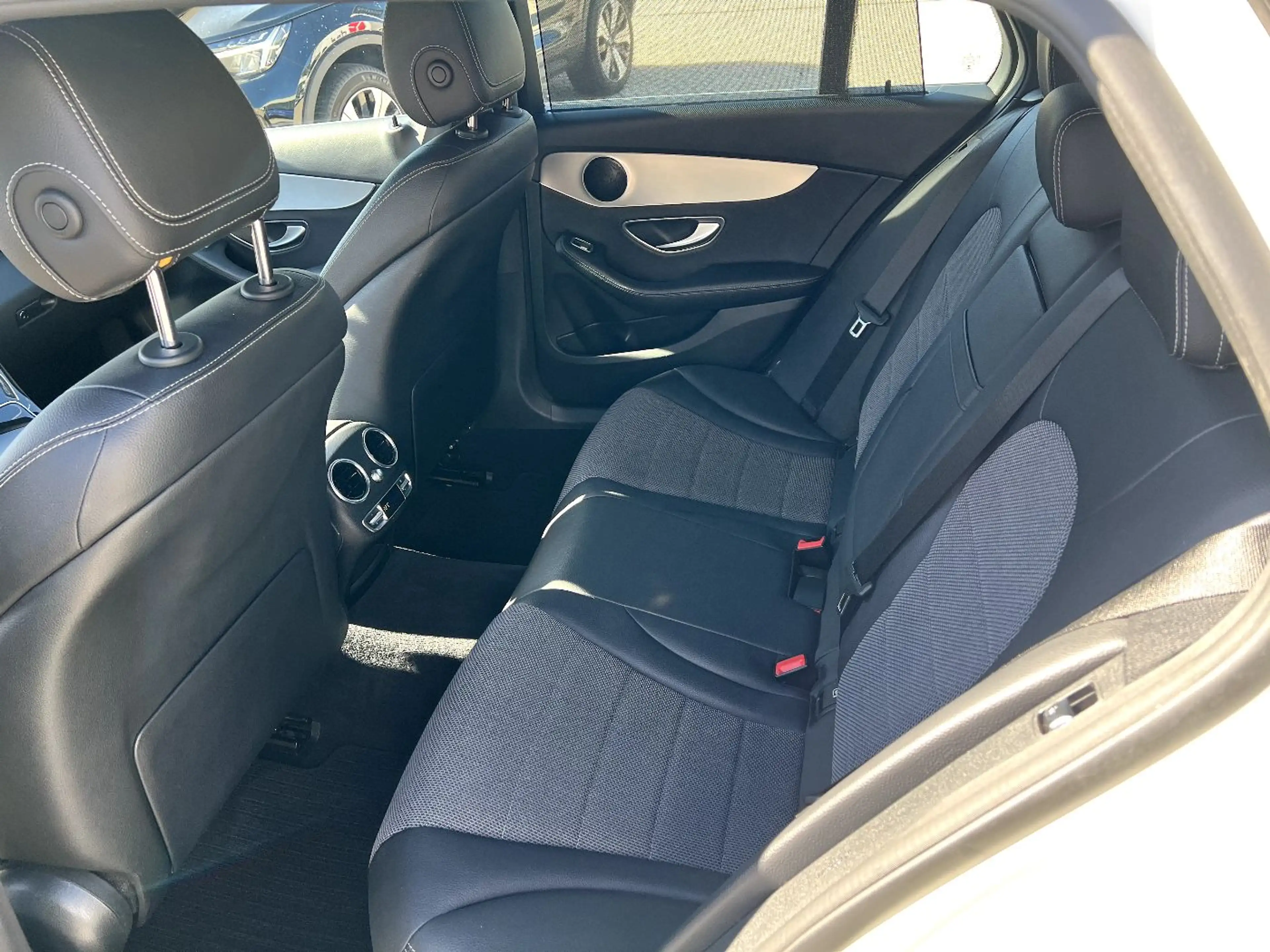 Mercedes-Benz C 250 T Avantgarde *Head-up Navi Kamera Leder* — photo 13
