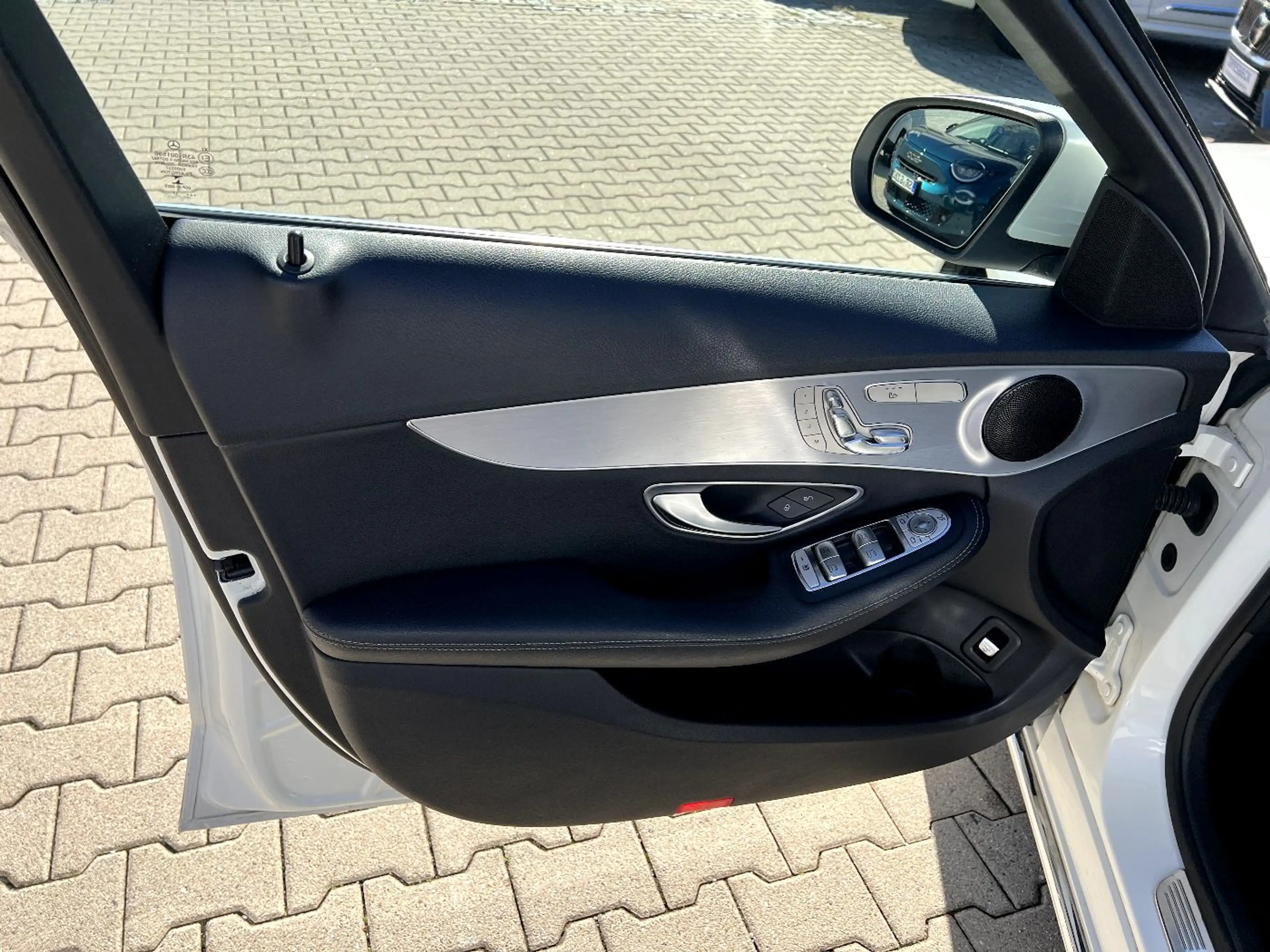 Mercedes-Benz C 250 T Avantgarde *Head-up Navi Kamera Leder* — photo 11