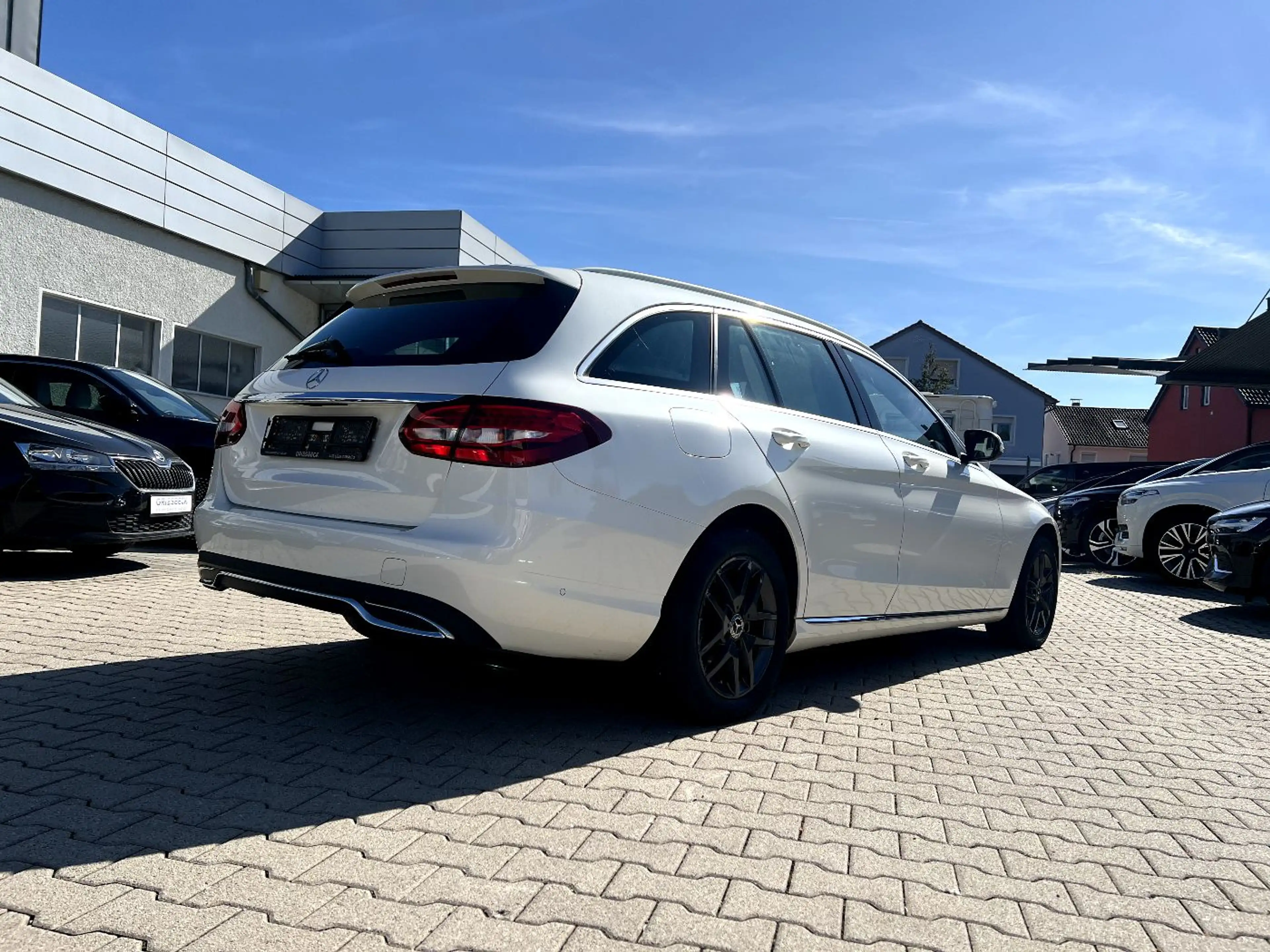 Mercedes-Benz C 250 T Avantgarde *Head-up Navi Kamera Leder* — photo 5