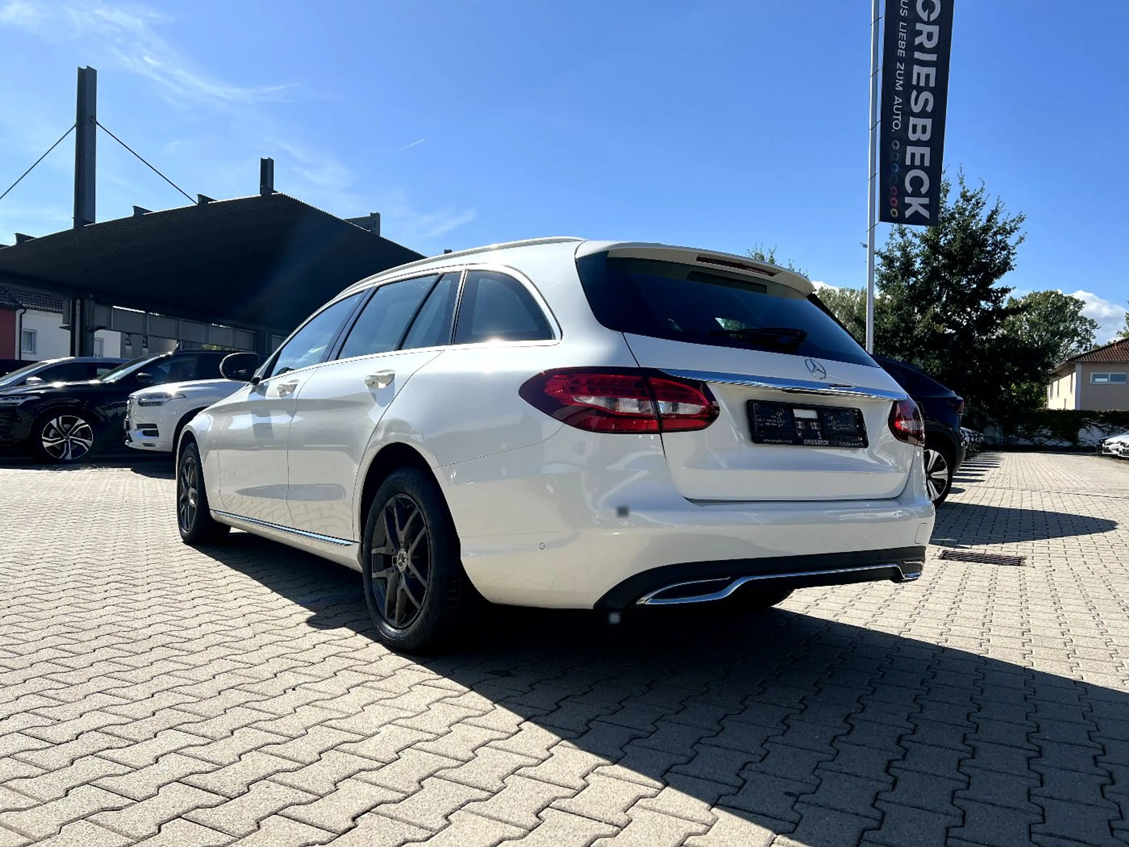 Mercedes-Benz C 250 T Avantgarde *Head-up Navi Kamera Leder* — photo 2