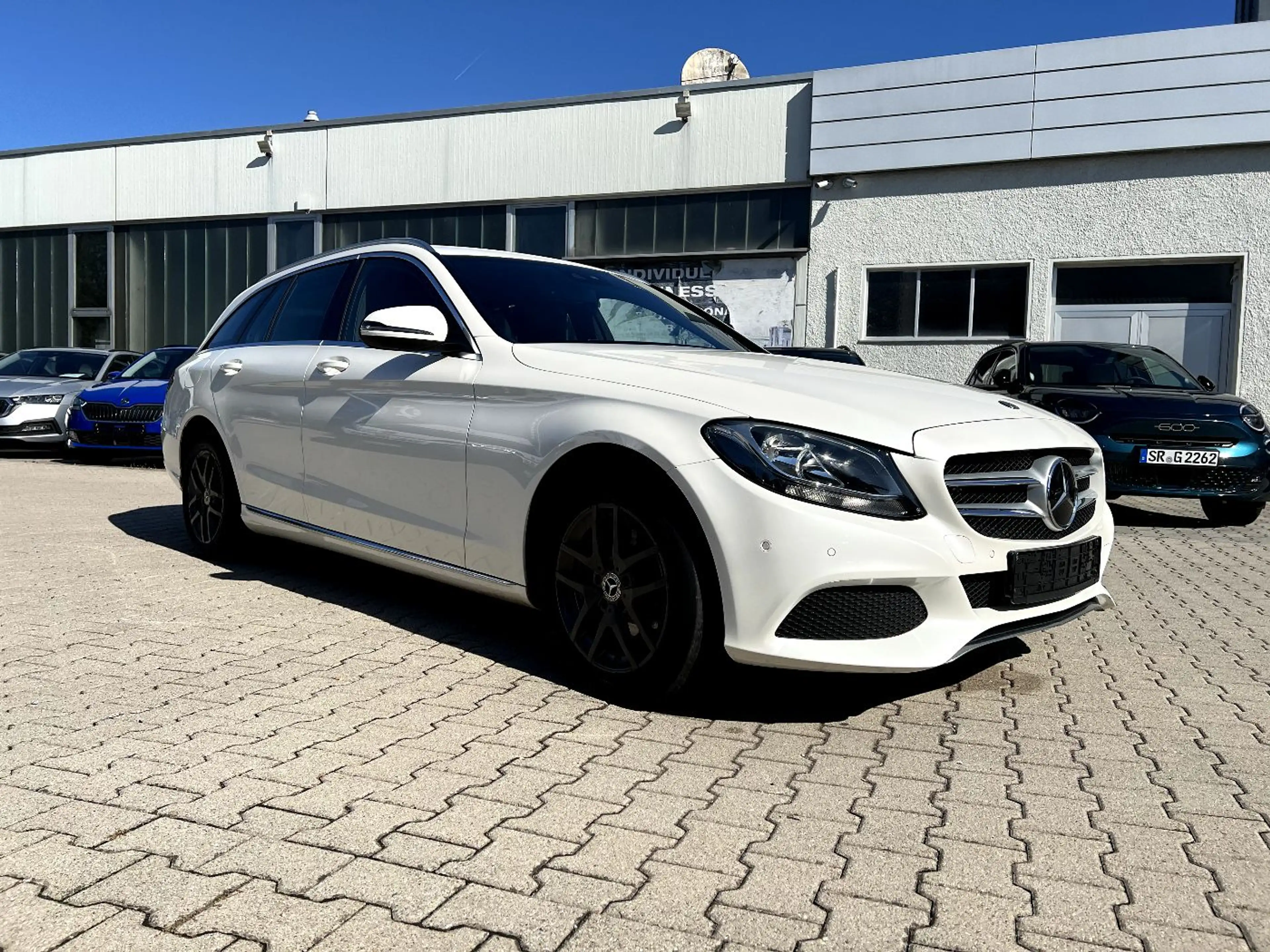Mercedes-Benz C 250 T Avantgarde *Head-up Navi Kamera Leder* — photo 4