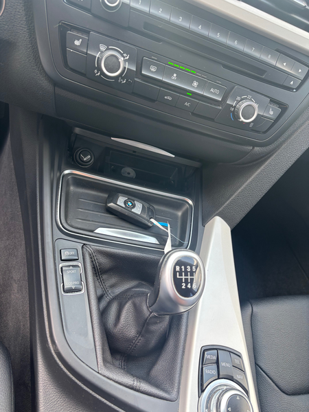 BMW 318 318d Touring — photo 13