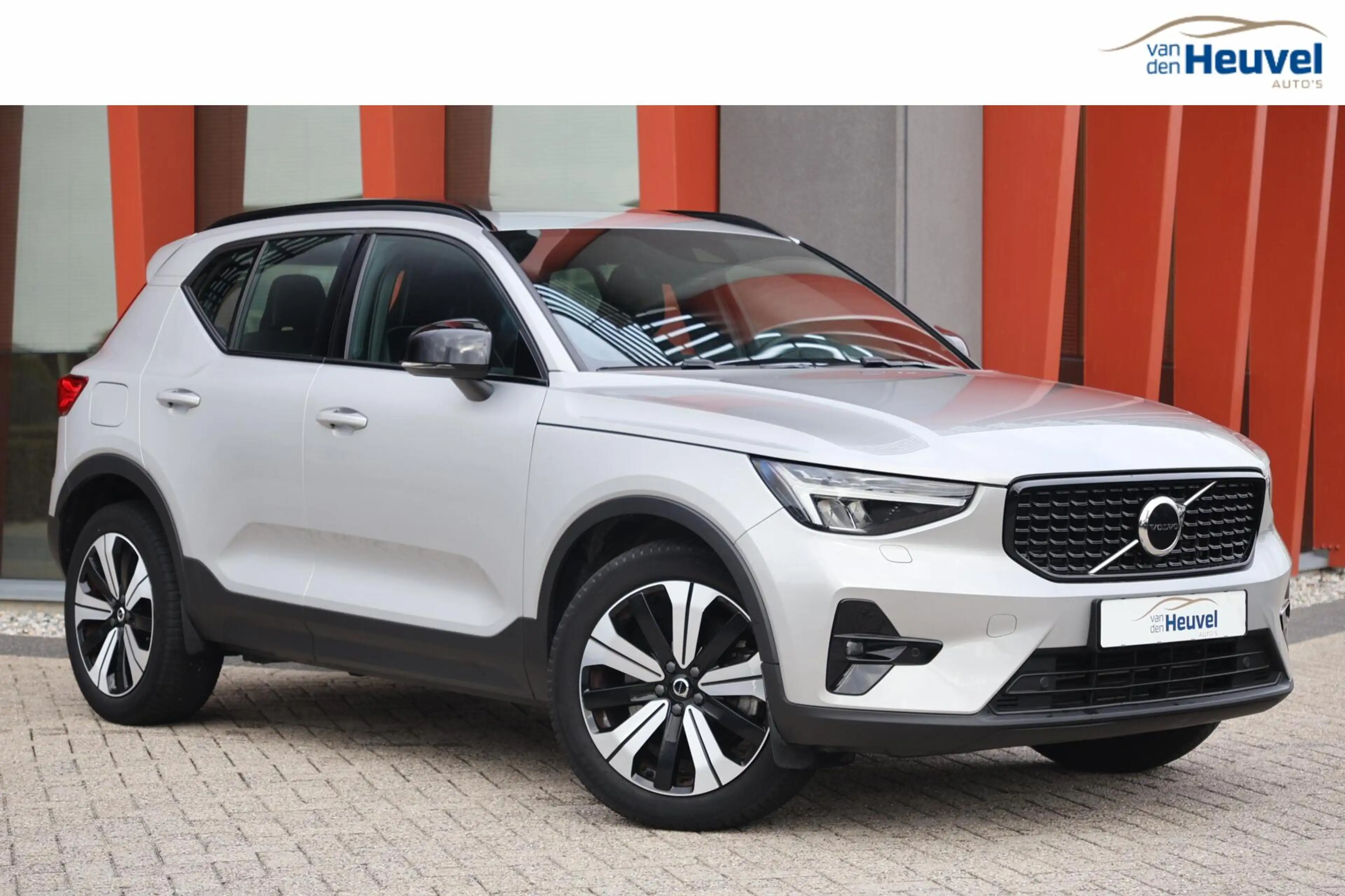 Volvo XC40 T5 Recharge Ultimate Dark | Stoelverwarming | Trek