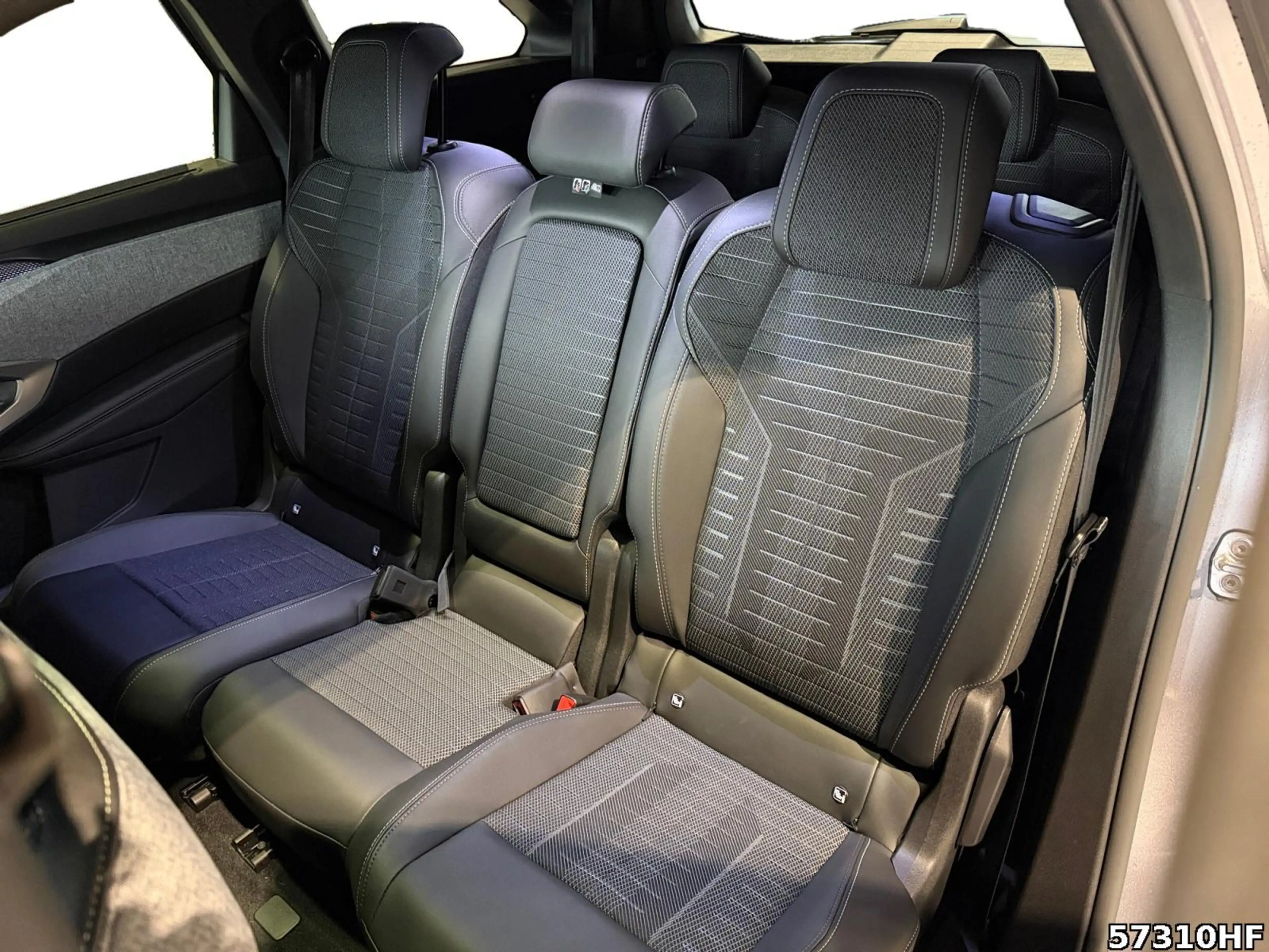 Peugeot 5008 GT HYBRID*Navi*Sitzheizung*Totwinkelassist — photo 12