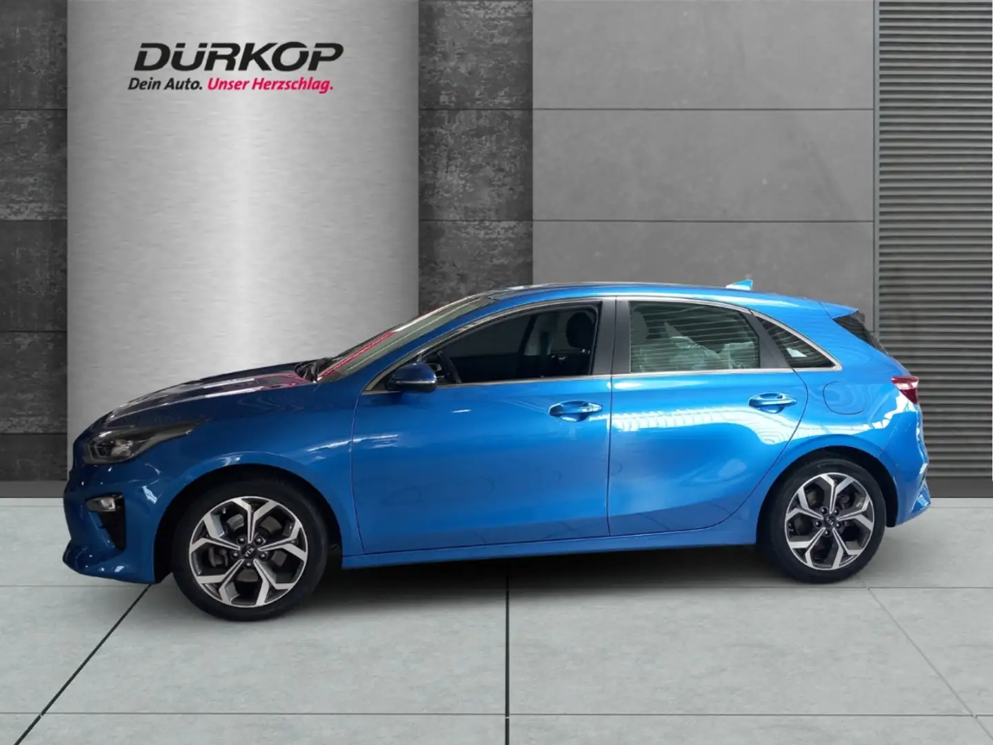 Kia Ceed / cee'd 1.4T Spirit Navi/PDC vo+hi+Kamera Blauw - 2