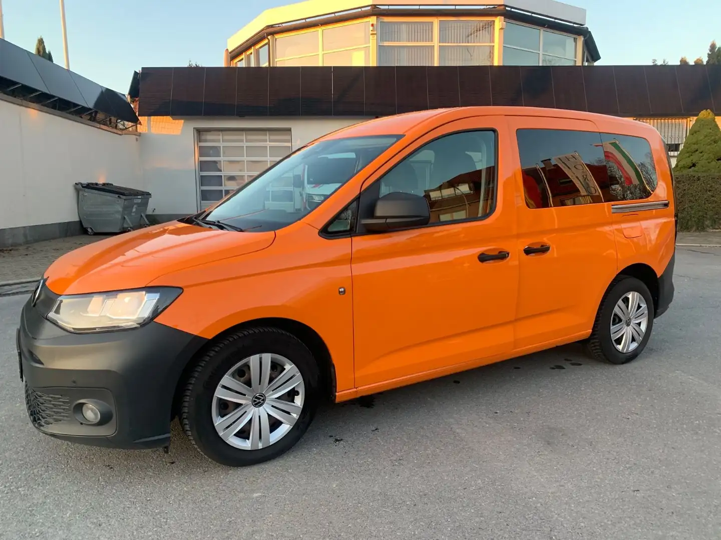 Volkswagen Caddy Basis*Navi*Kamera*DSG*1 Hand*ACC*Sitzh Orange - 1