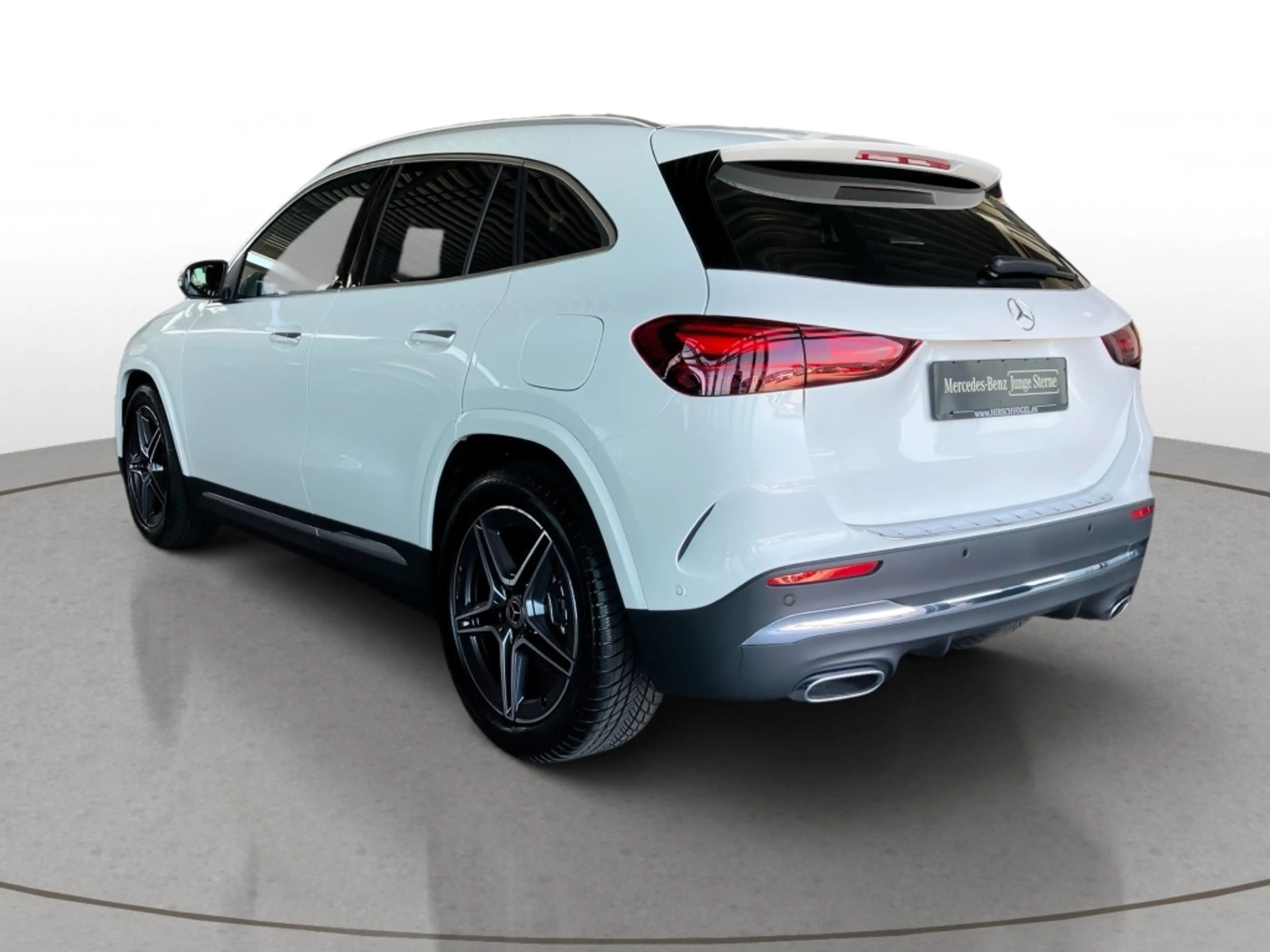 Mercedes-Benz GLA 180 EDITION AMG-Line+AHK+DISTR+KEYLESS+360°K — photo 7