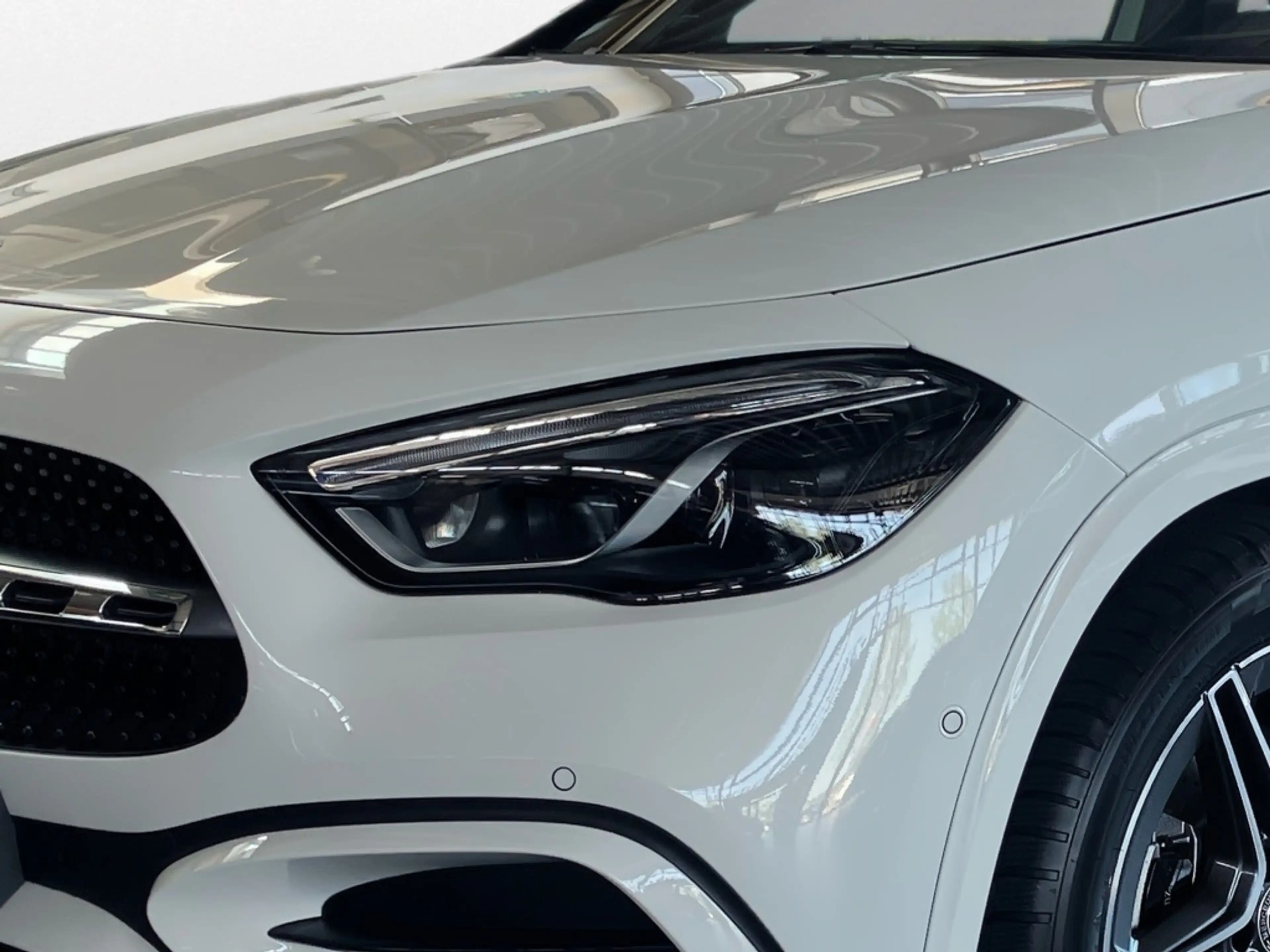 Mercedes-Benz GLA 180 EDITION AMG-Line+AHK+DISTR+KEYLESS+360°K — photo 15