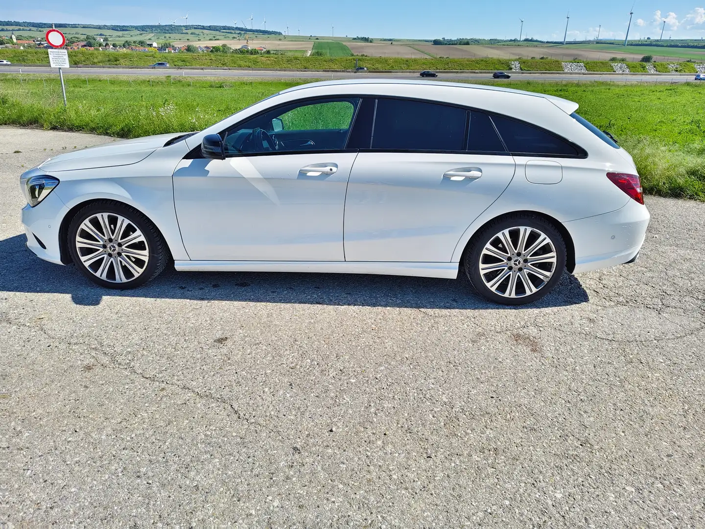 Mercedes-Benz CLA 200 CLA 200 d Shooting Brake Austria Edition Weiß - 1