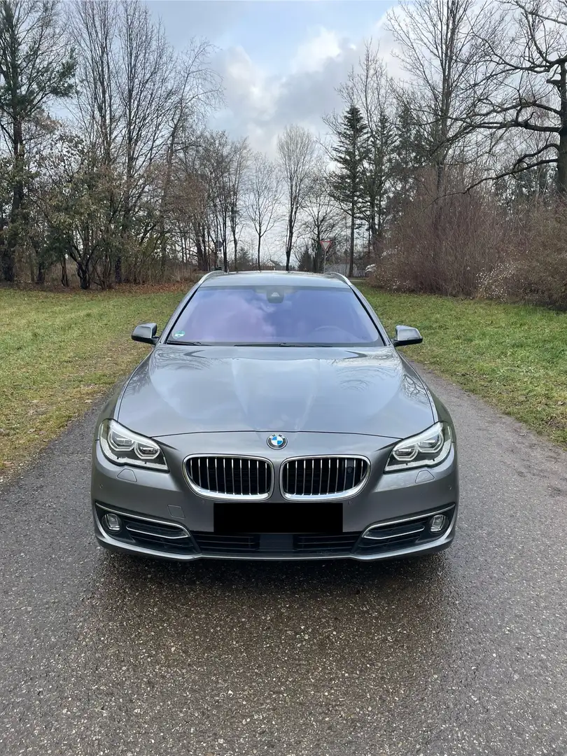 BMW 530 530d xDrive Touring Aut. Luxury Line - 1