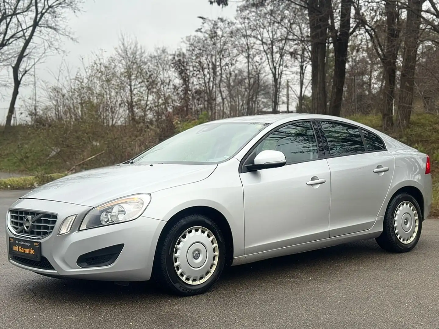 Volvo S60 T3 Kinetic|Serviceheft lückenlos|Sehr gepflegt| Grau - 2