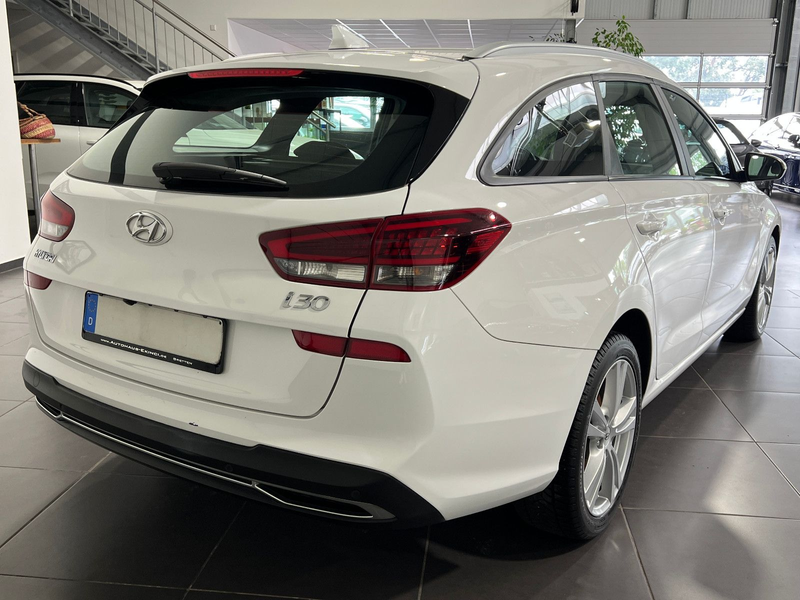 Hyundai i30 1.0 T-GDI cw **Navi*LED*Kamera*SHZ*PDC** — photo 8