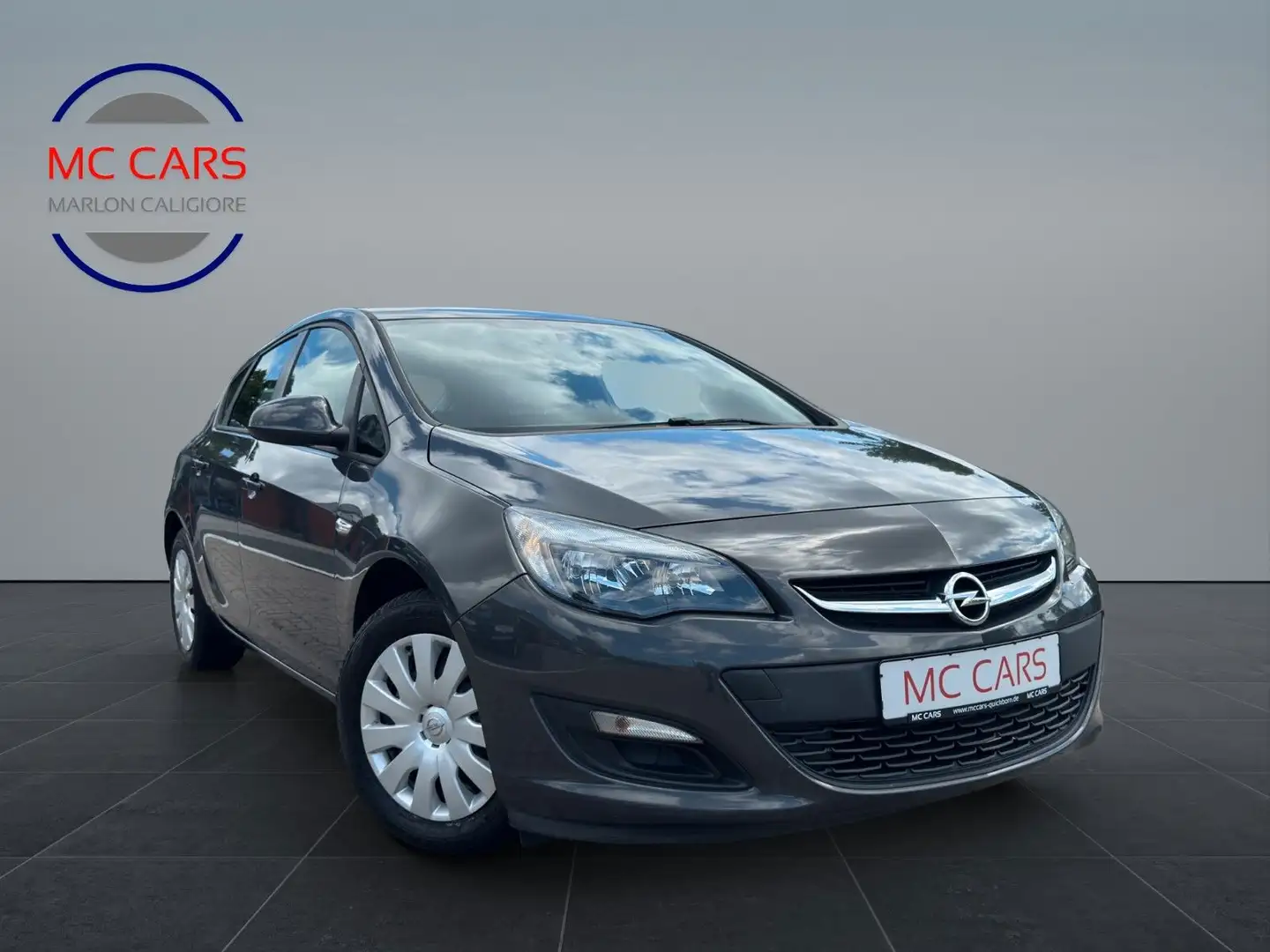 Opel Astra J Lim. 5-trg. Selection Grau - 1