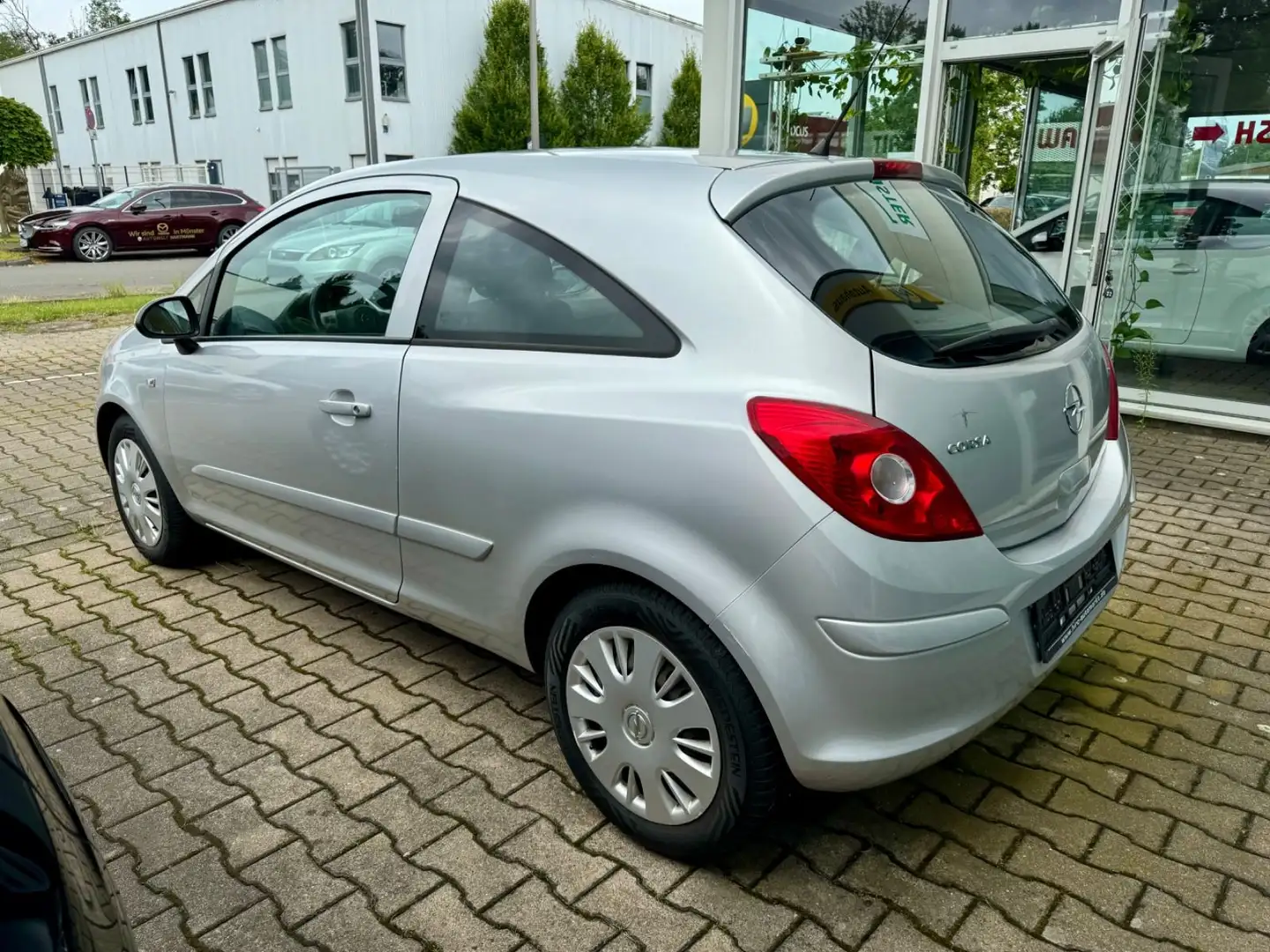 Opel Corsa D 1.2, Klima, TÜV, Allwetter Silber - 2