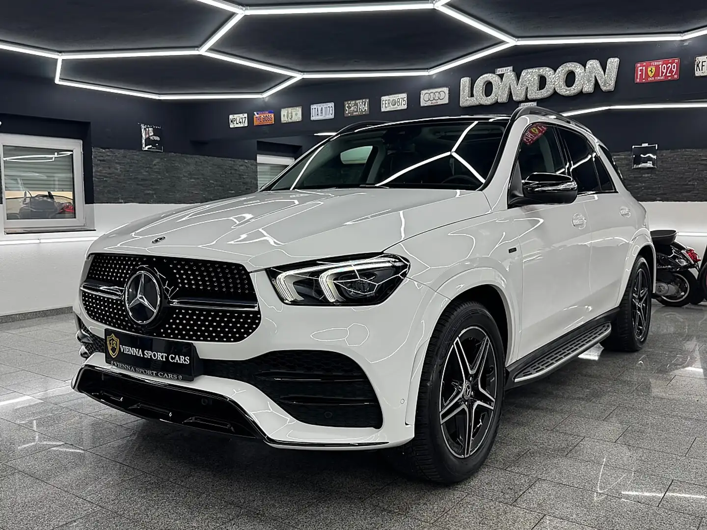 Mercedes-Benz GLE 350 de 4Matic Aut.*AMG-Paket*Night-Paket* Weiß - 1