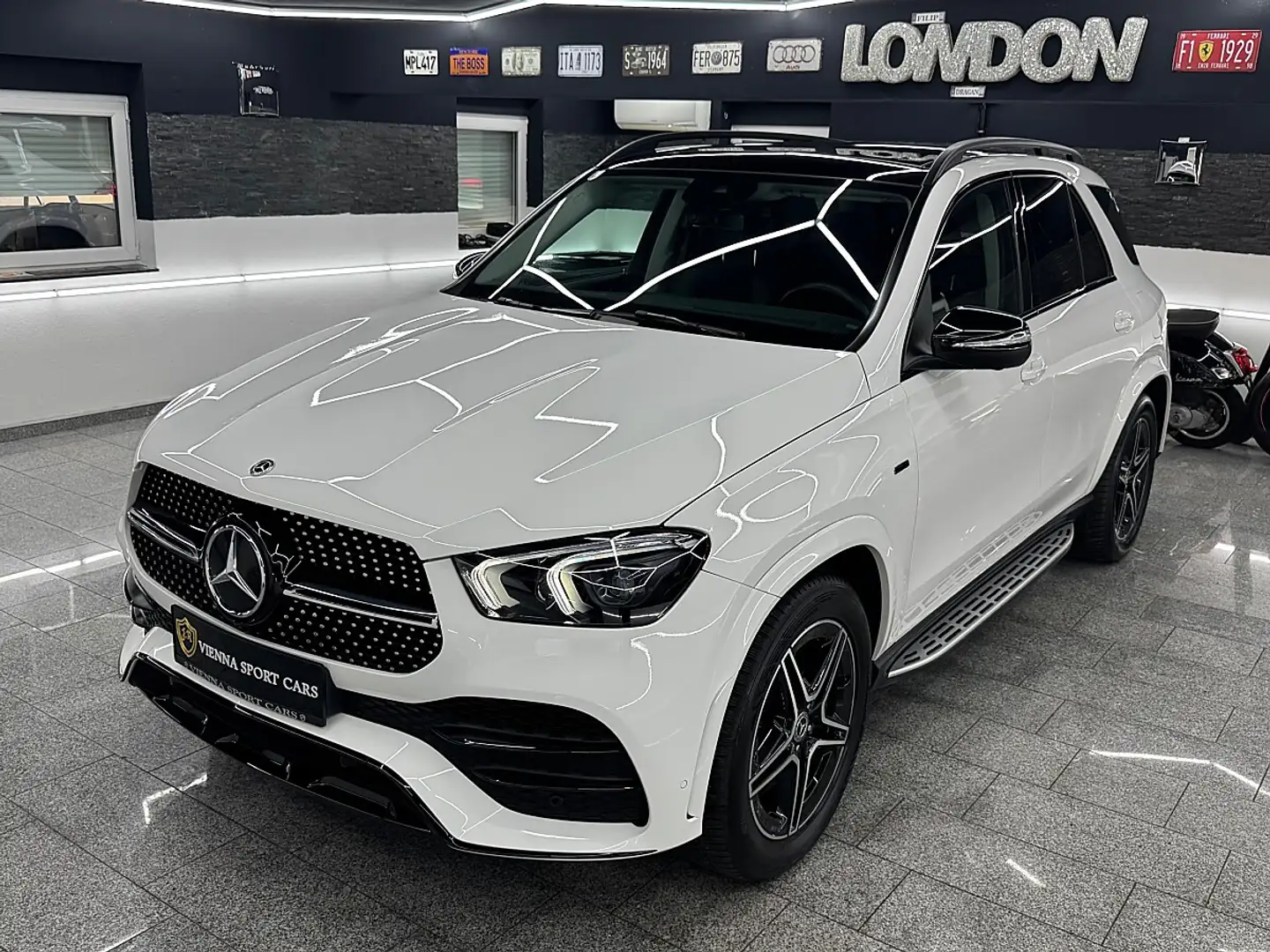 Mercedes-Benz GLE 350 de 4Matic Aut.*AMG-Paket*Night-Paket* Weiß - 2