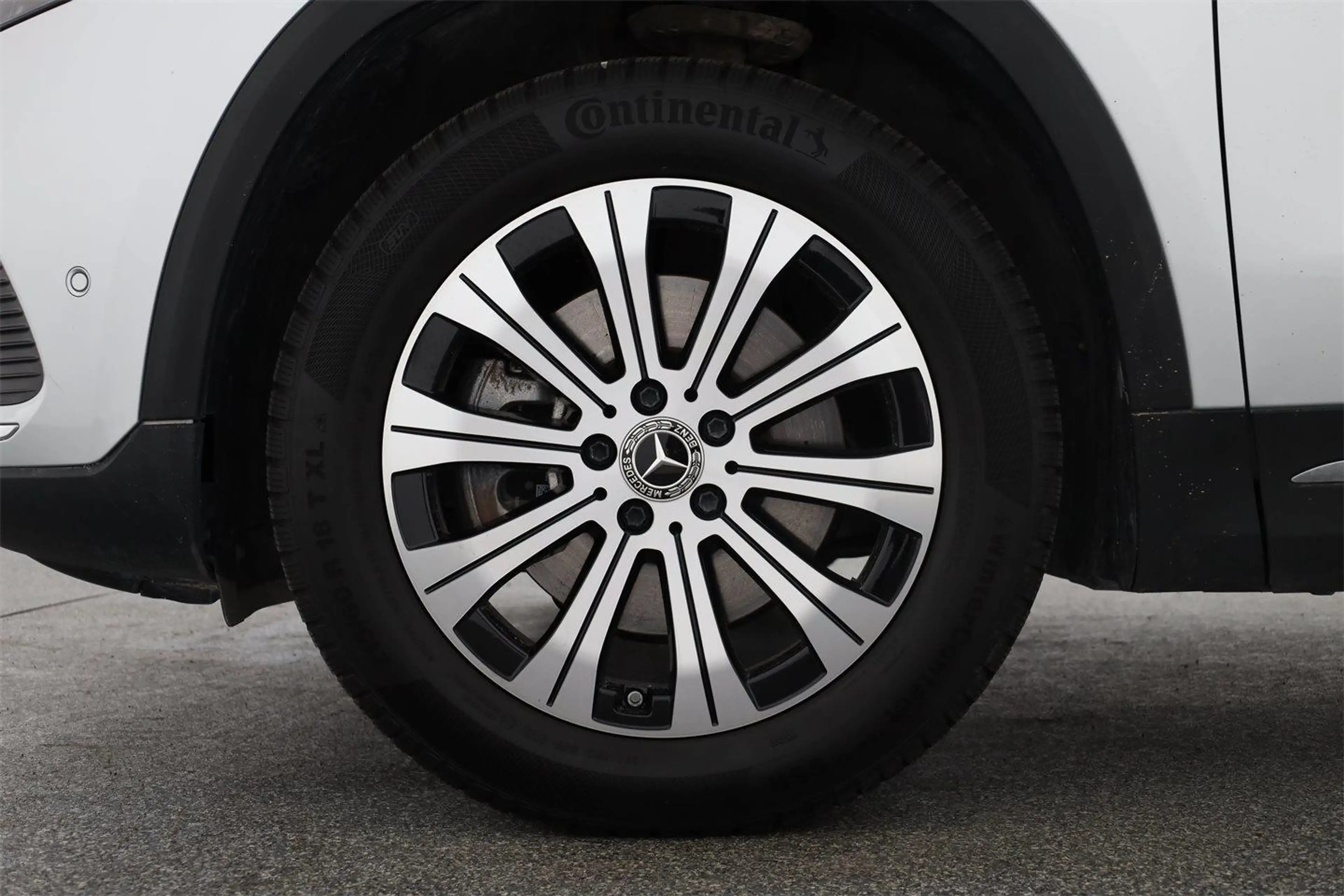 Mercedes-Benz EQA 300 4M Prog. AHK NAVI Keyless — photo 11