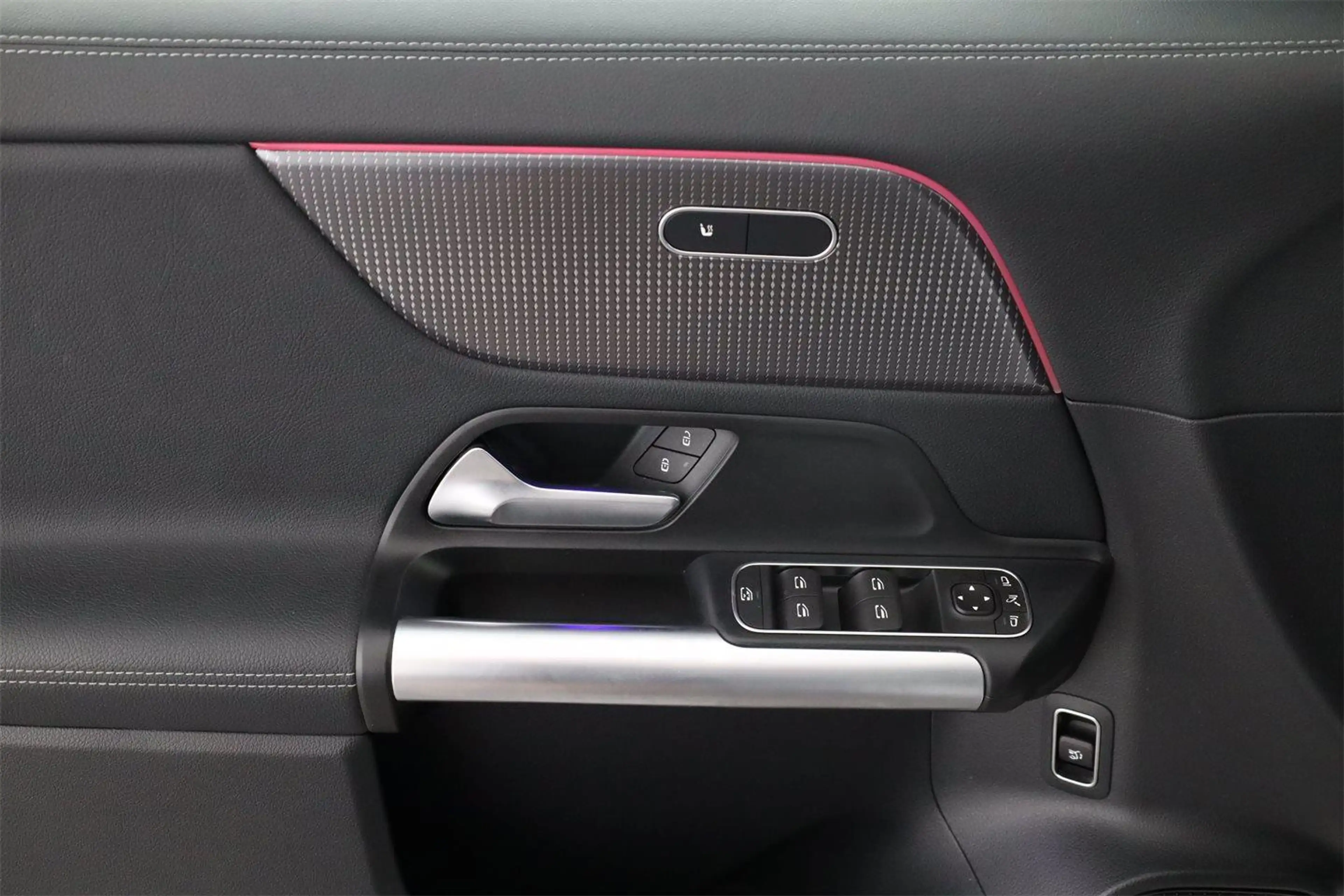 Mercedes-Benz EQA 300 4M Prog. AHK NAVI Keyless — photo 13