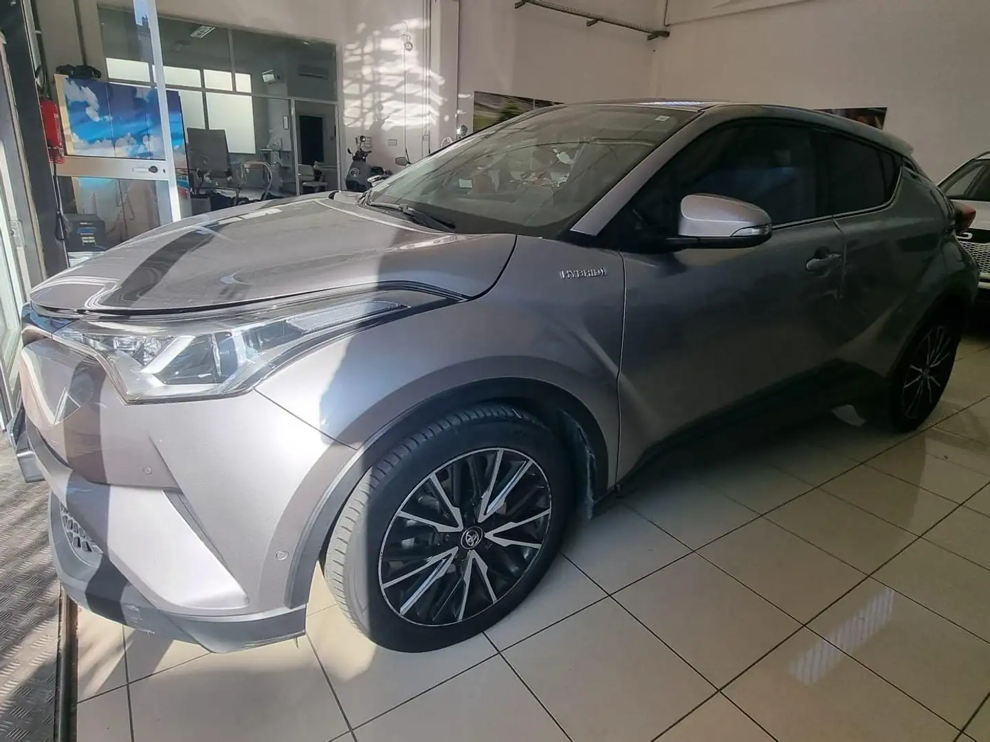 Toyota C-HR C-HR 1.8h Lounge 2wd e-cvt Argento - 1