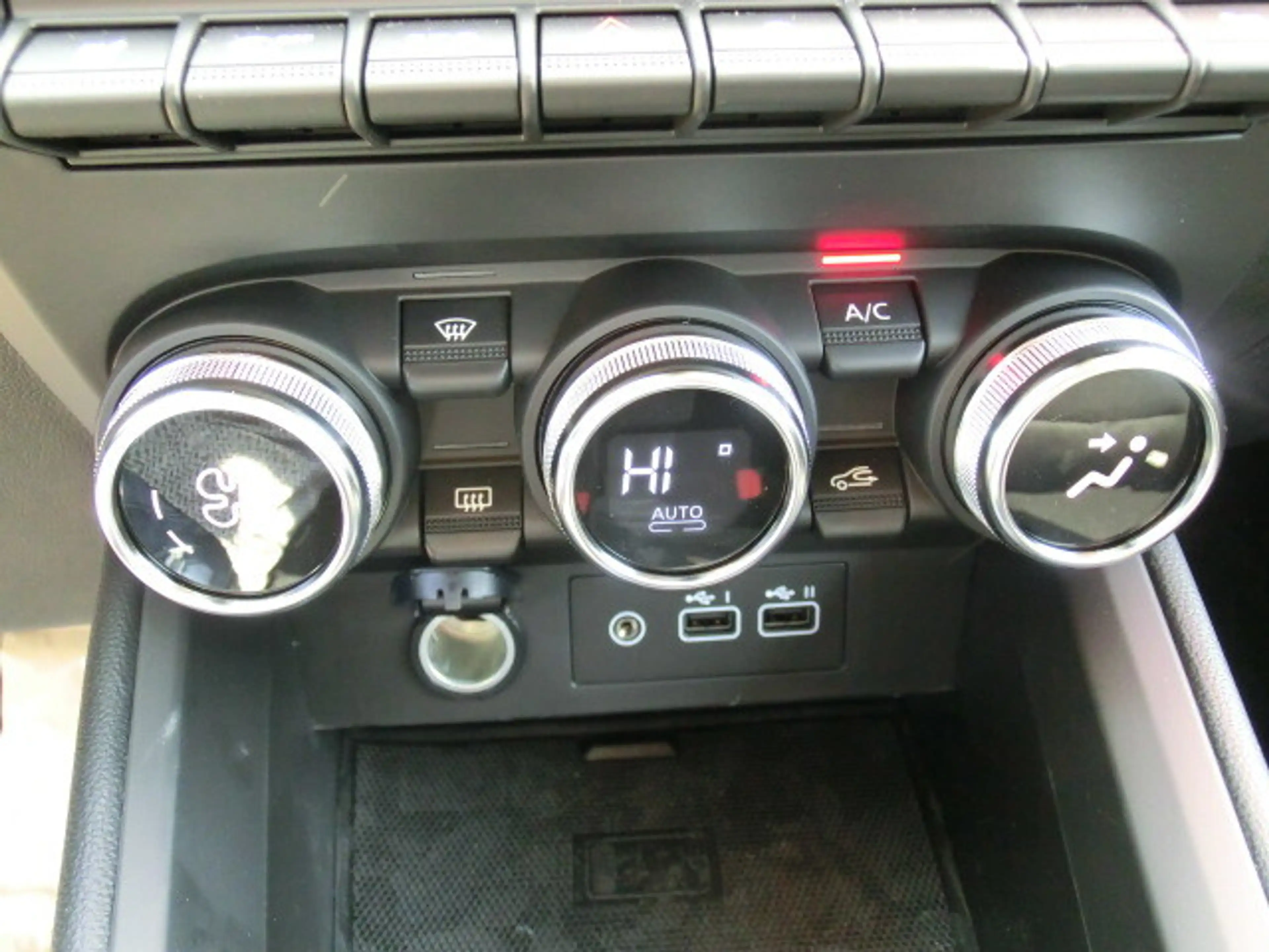 Mitsubishi Colt 1,0 MPI-T Invite — photo 8