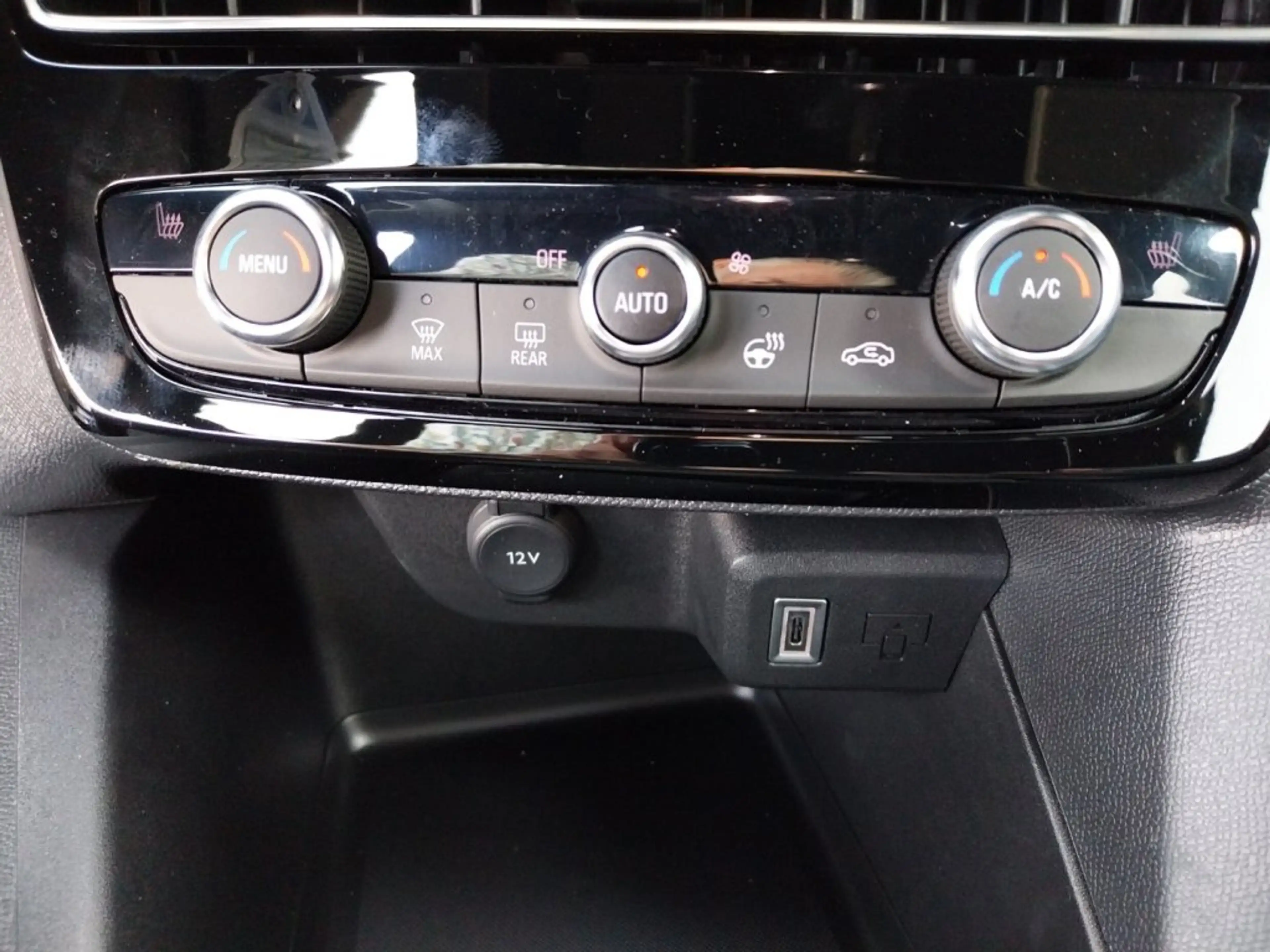 Opel Mokka Edition 1,2 Start Stop — photo 13