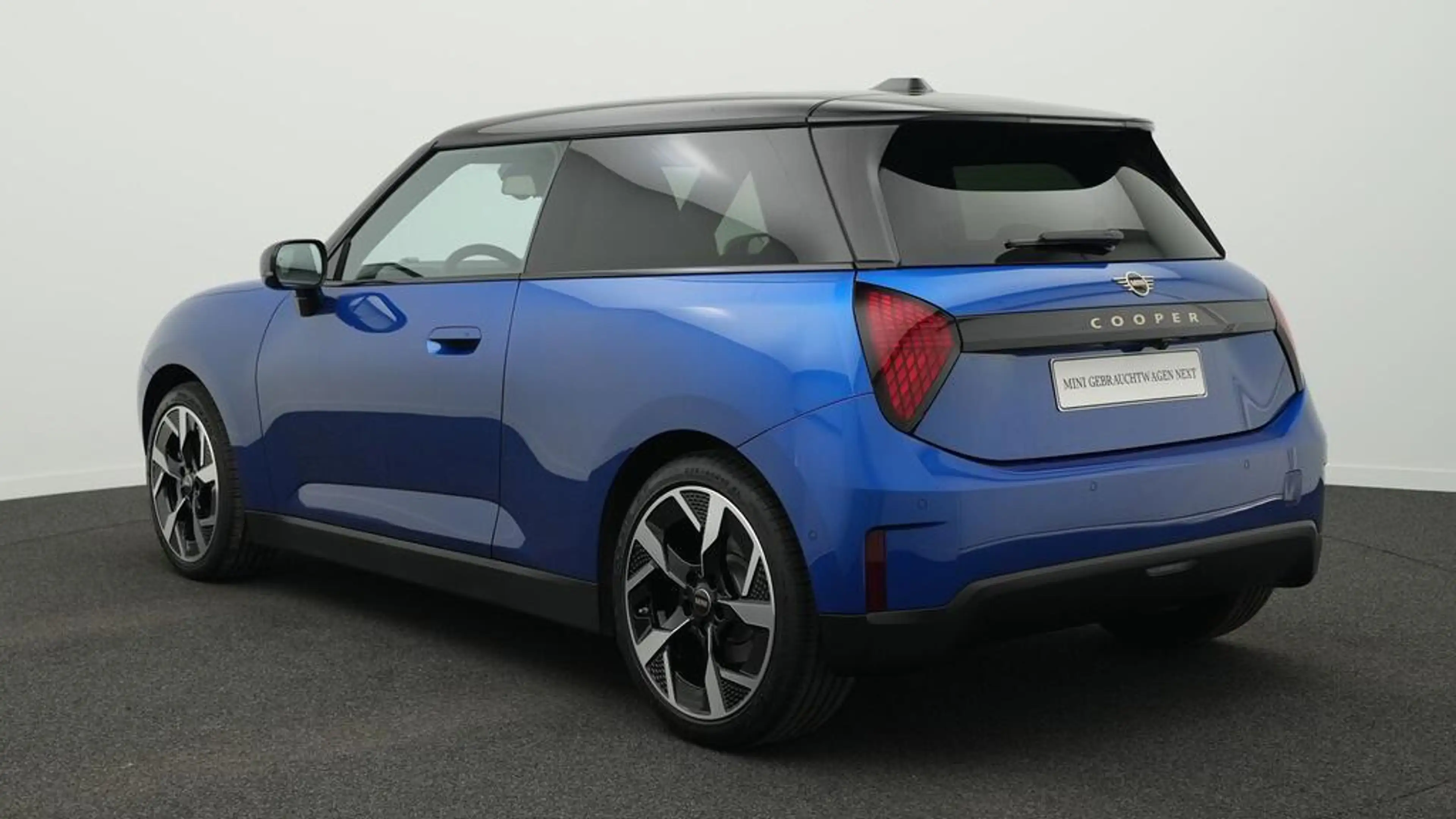 MINI Cooper E Classic Trim — photo 4