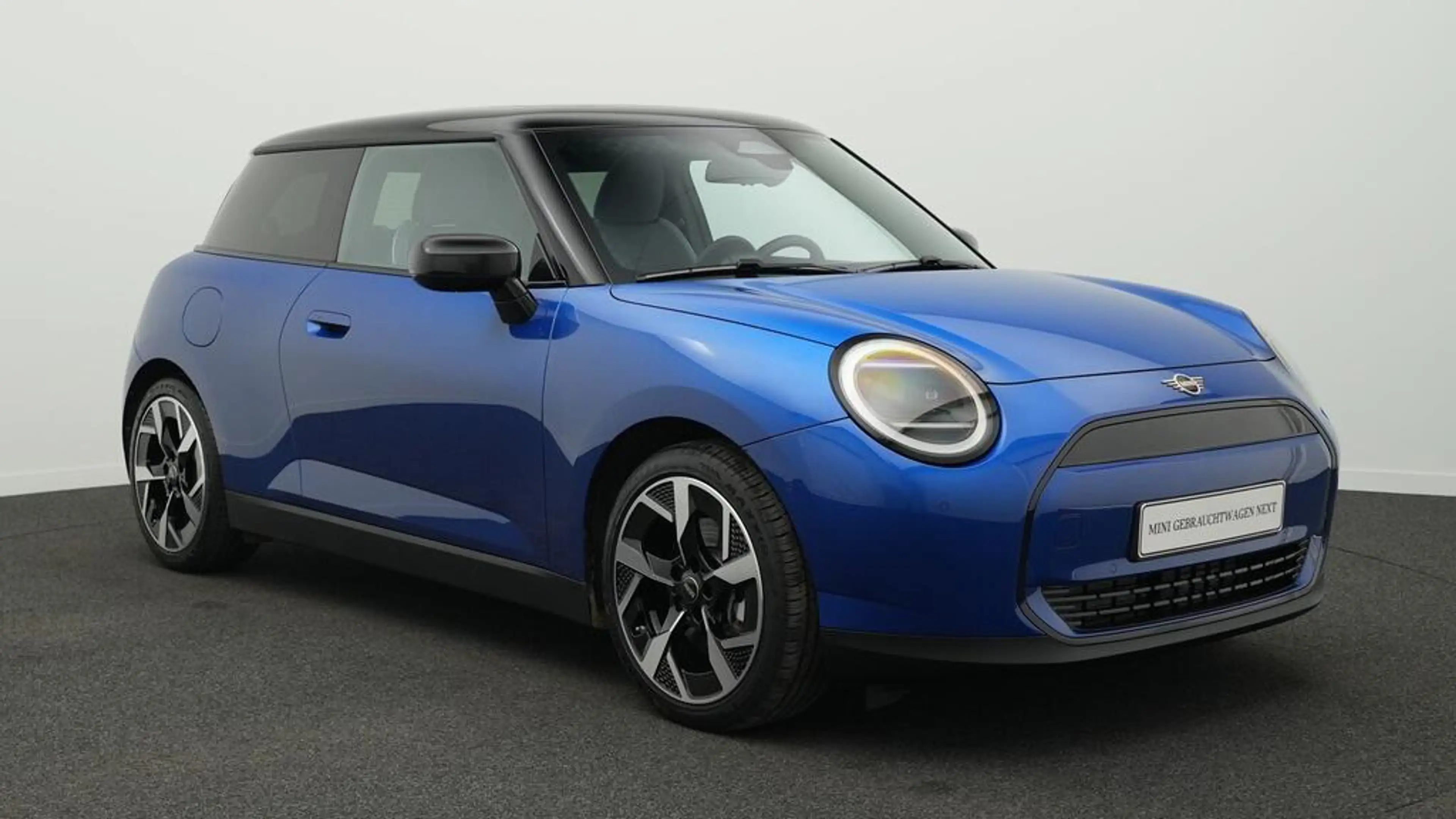 MINI Cooper E Classic Trim — photo 14