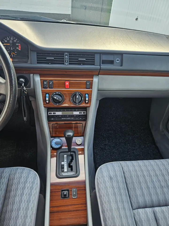Mercedes-Benz 200, foto 6