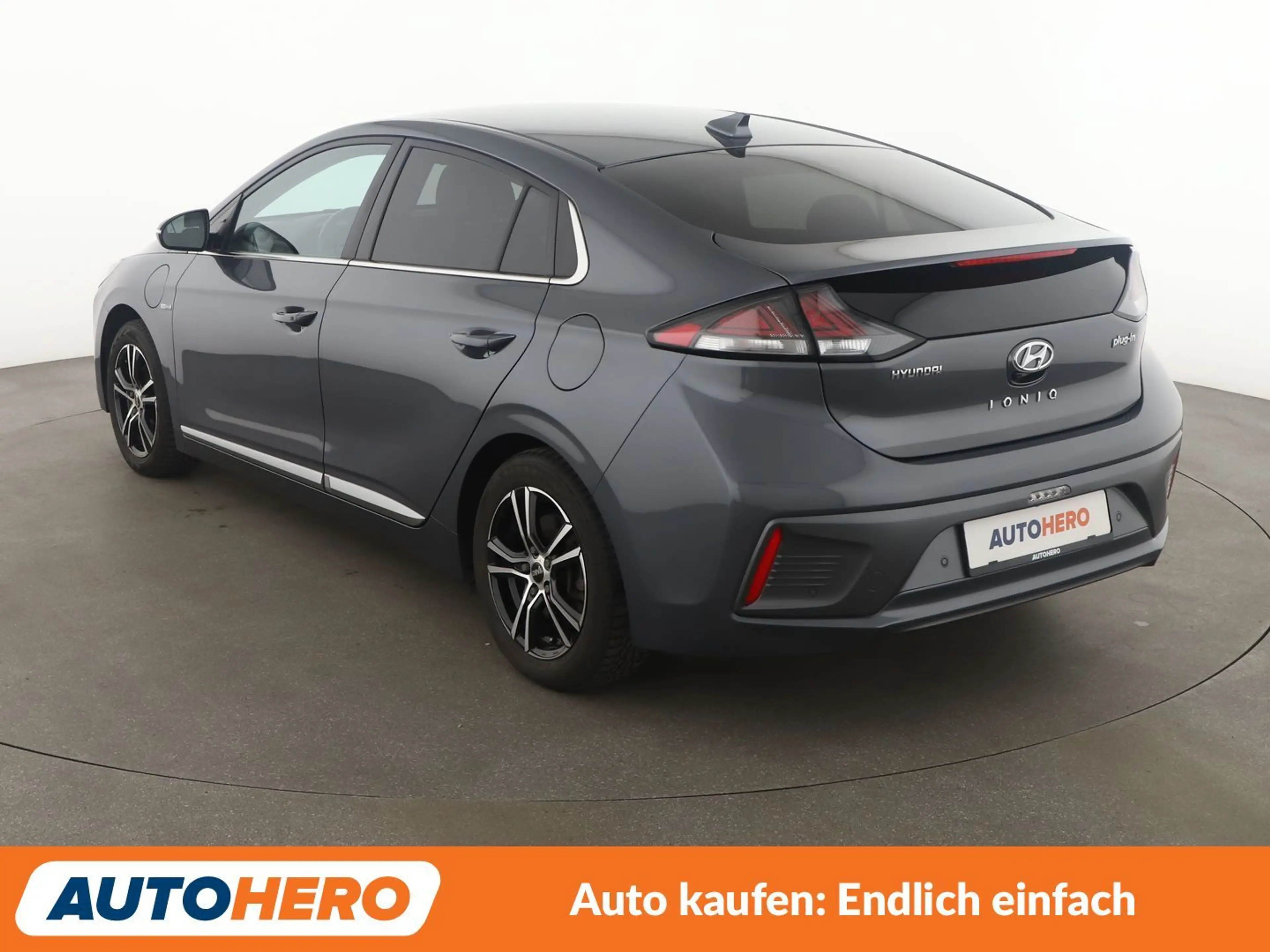 Hyundai IONIQ 1.6 Premium Plug-In Hybrid Aut. *NAVI*VC*LED* — photo 4